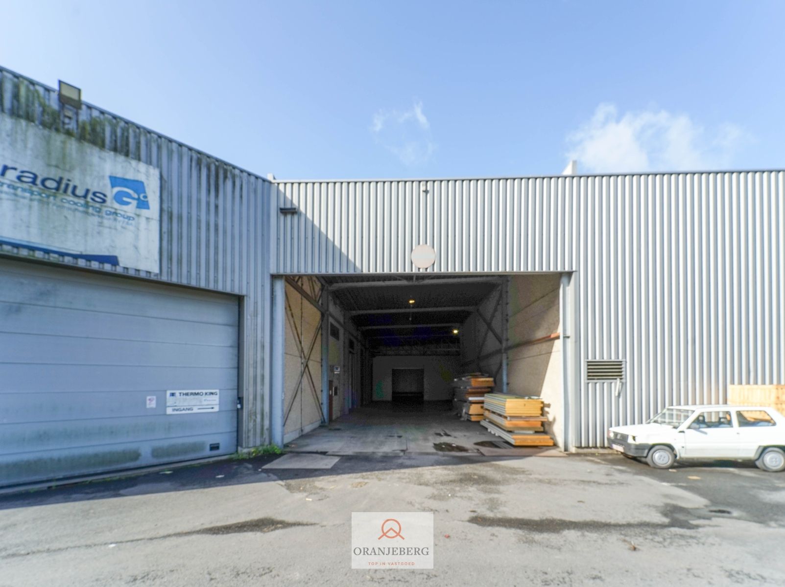 Groot magazijn (221m²) Te Huur met hoge bereikbaarheid vlakbij R4 foto 8