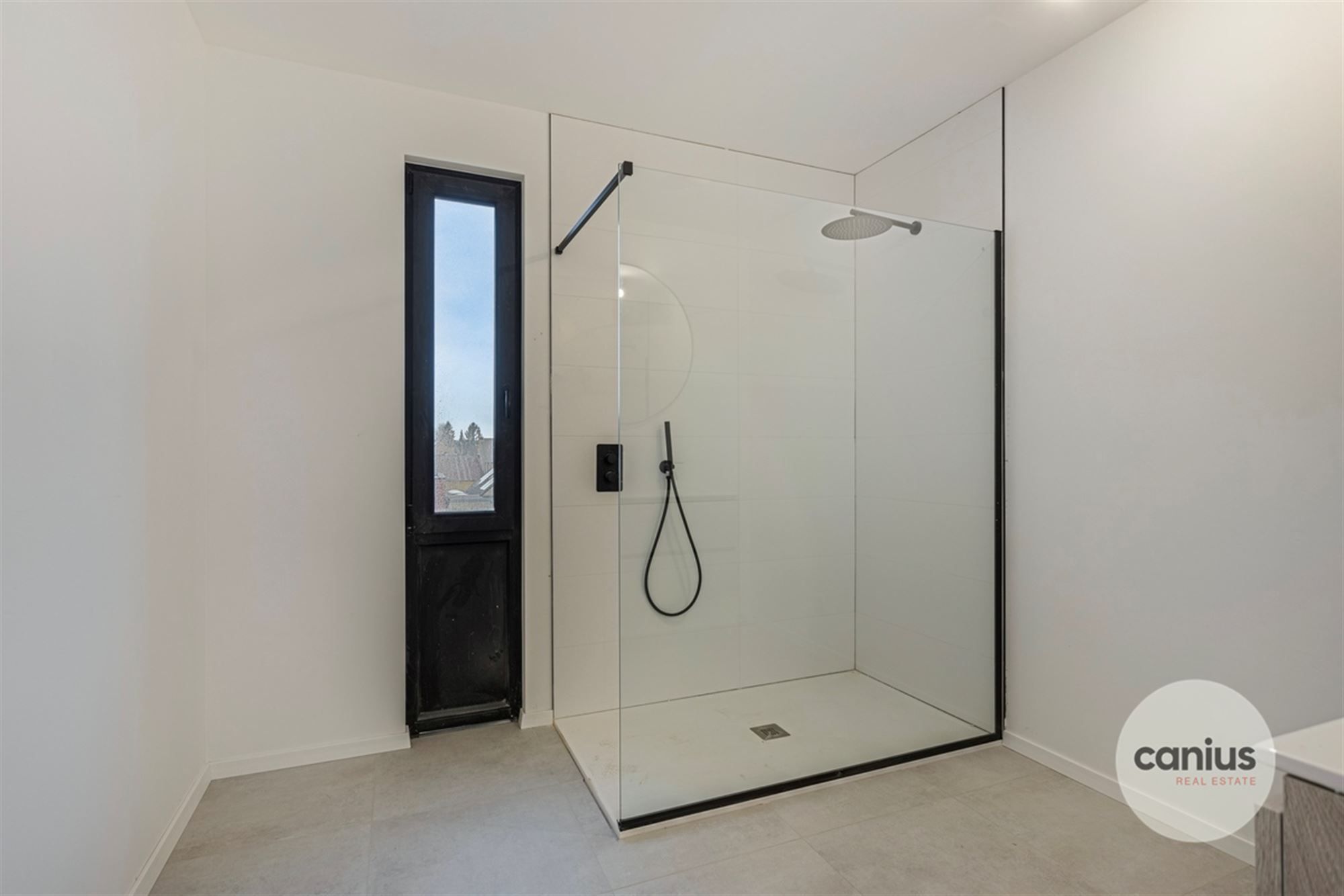 RUIM APPARTEMENT OP EEN GUNSTIGE LOCATIE  foto 8