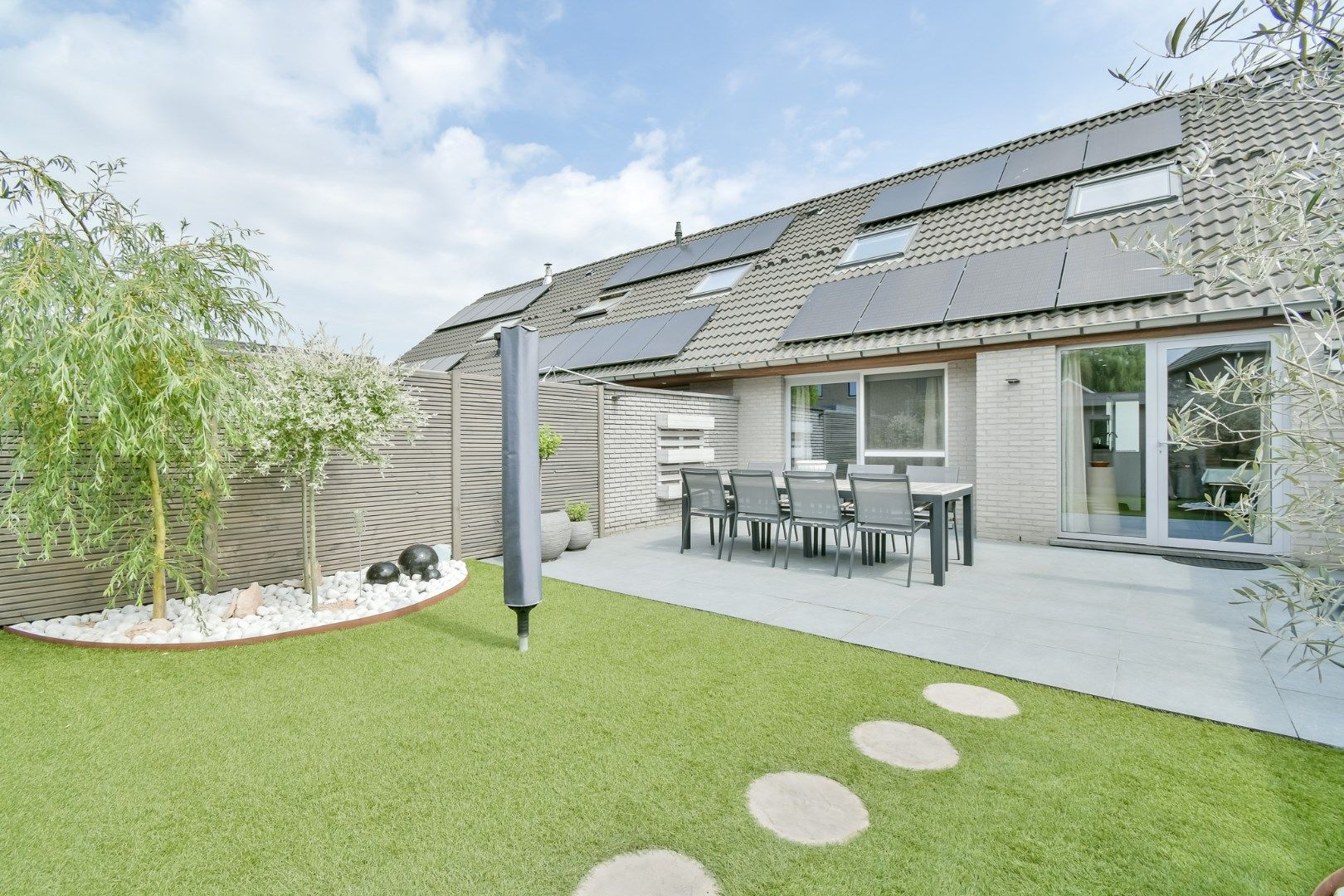 Instapklare woning in een residentiële wijk! foto 15