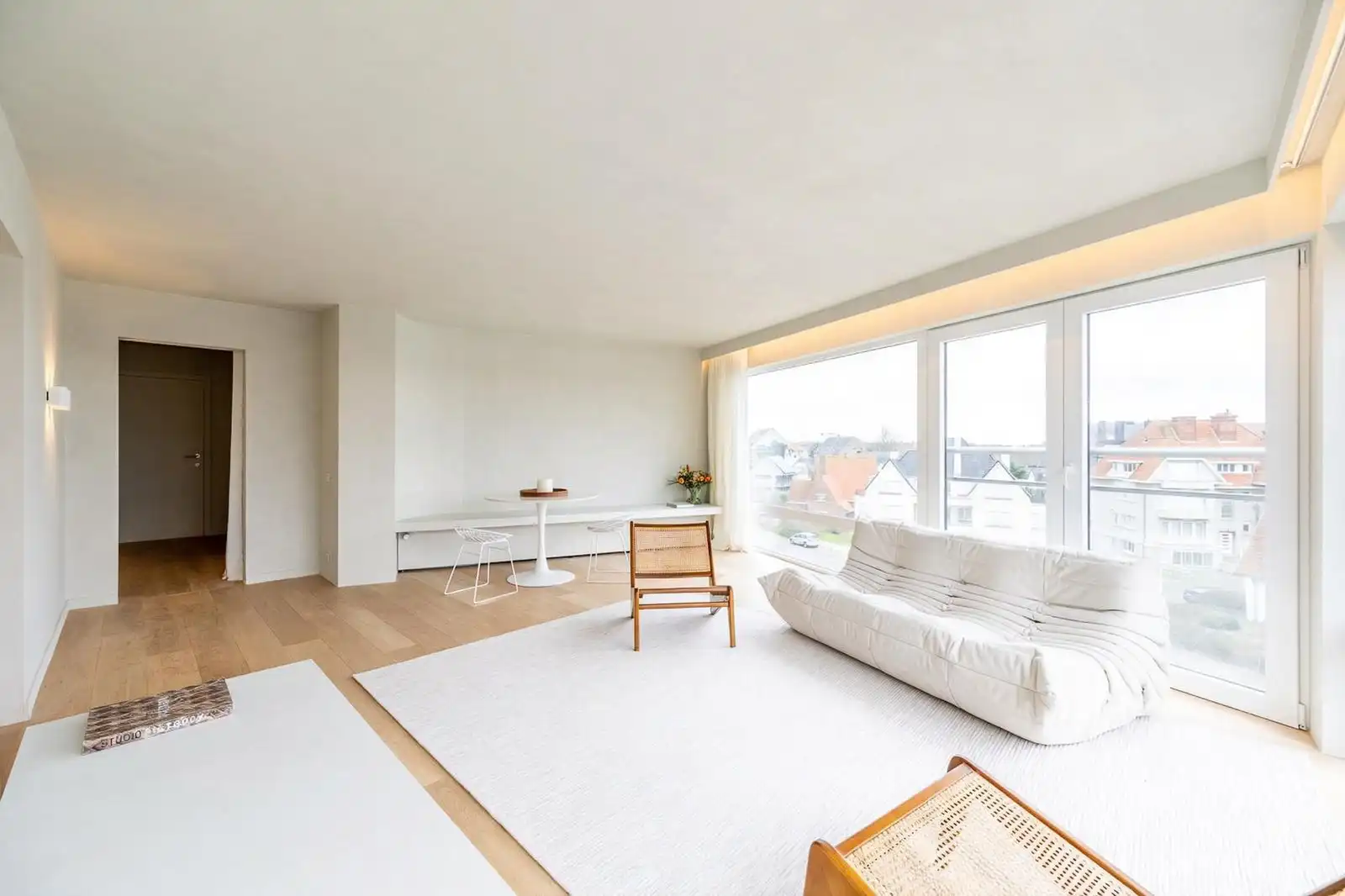 Stijlvol gerenoveerd appartement met zijdelings zeezicht te Koksijde! foto 5