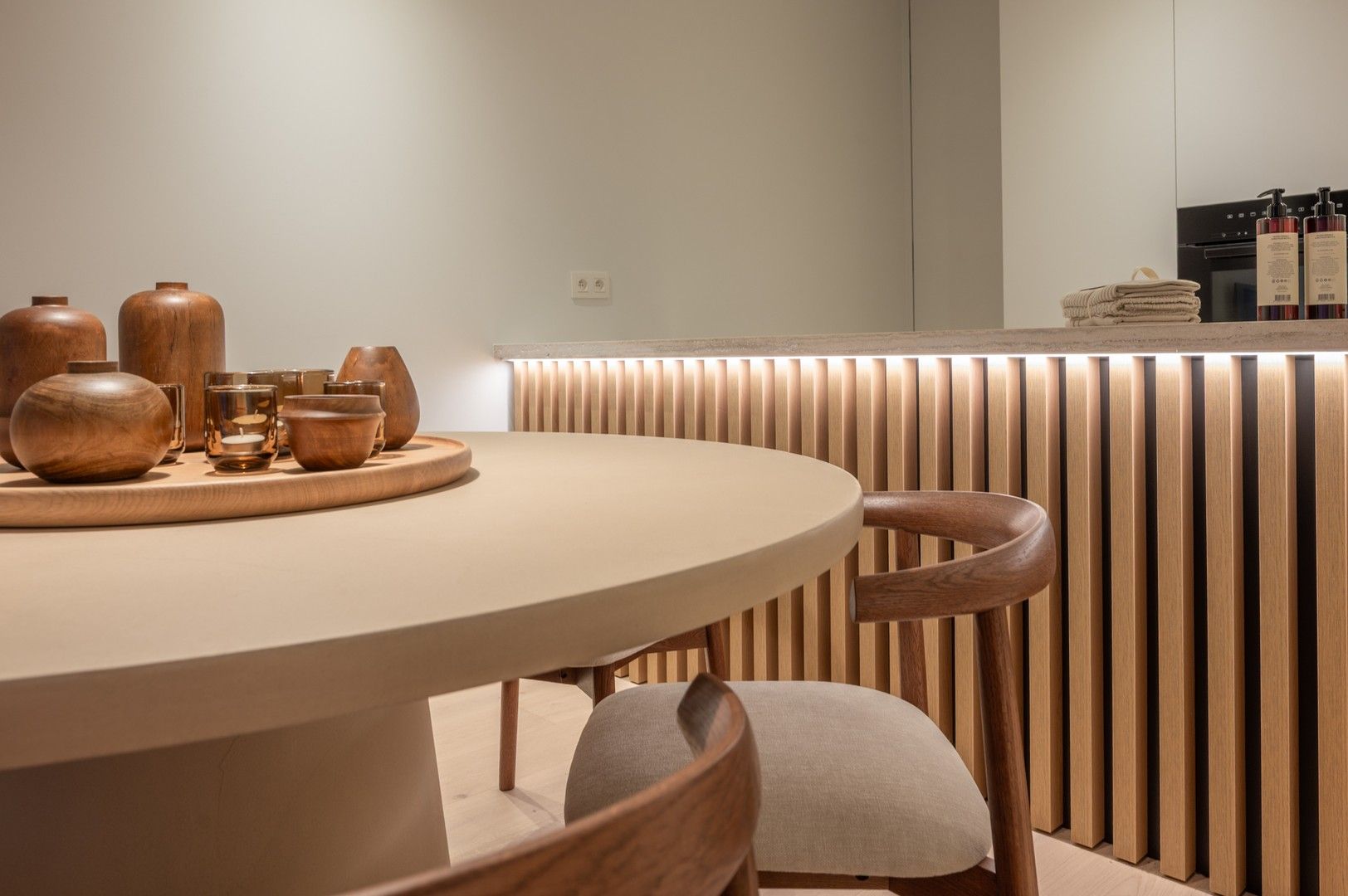 Instapklaar 3-slaapkamer appartement met terras nabij de Zeedijk. foto 13