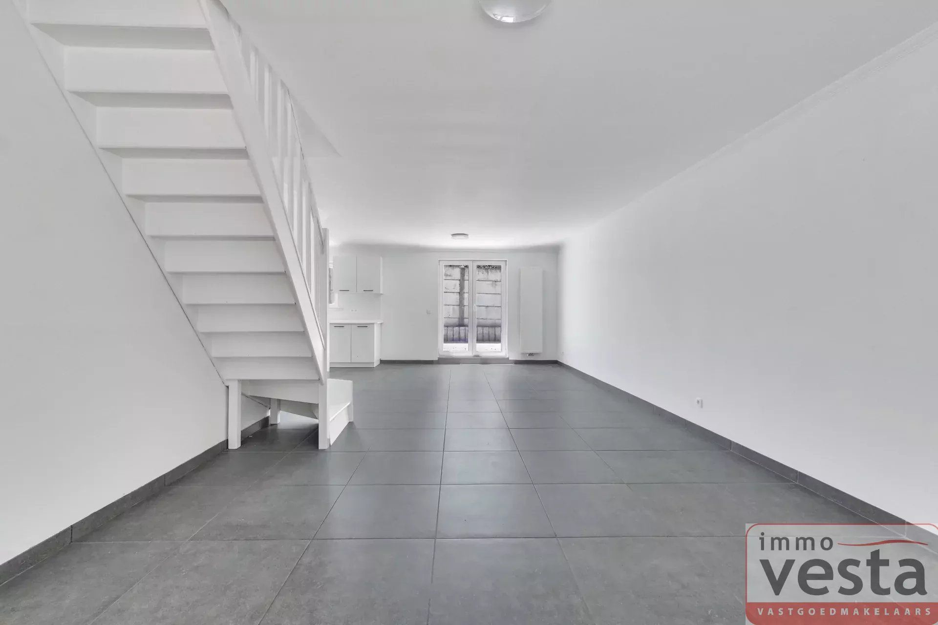 Gerenoveerde woning aan de stadsrand foto 5