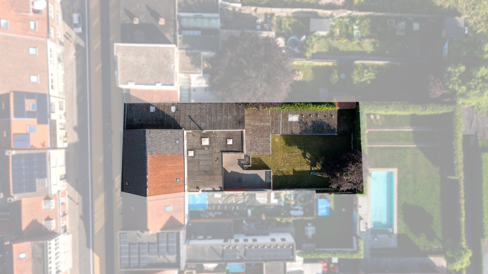 Gebouw voor gemengd gebruik met atelier op 568 m² foto 2