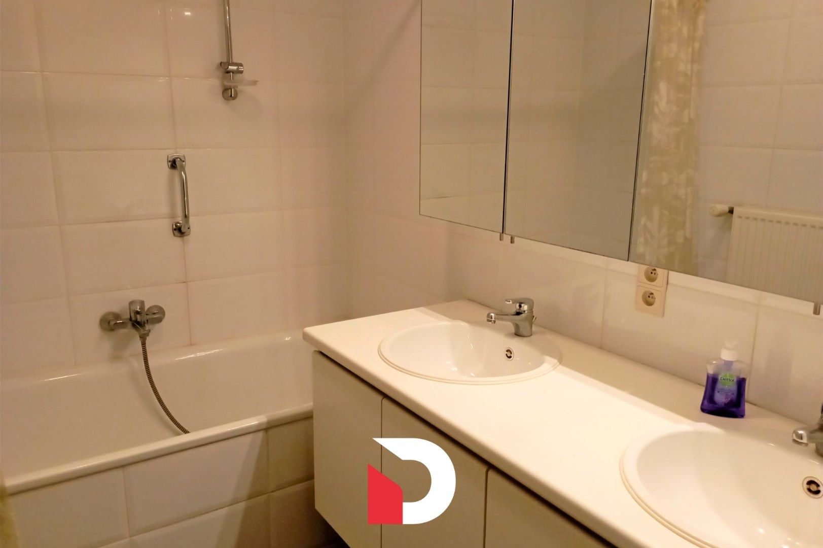 Gelijkvloers tweeslaapkamer-appartement in hartje Brugge foto 5