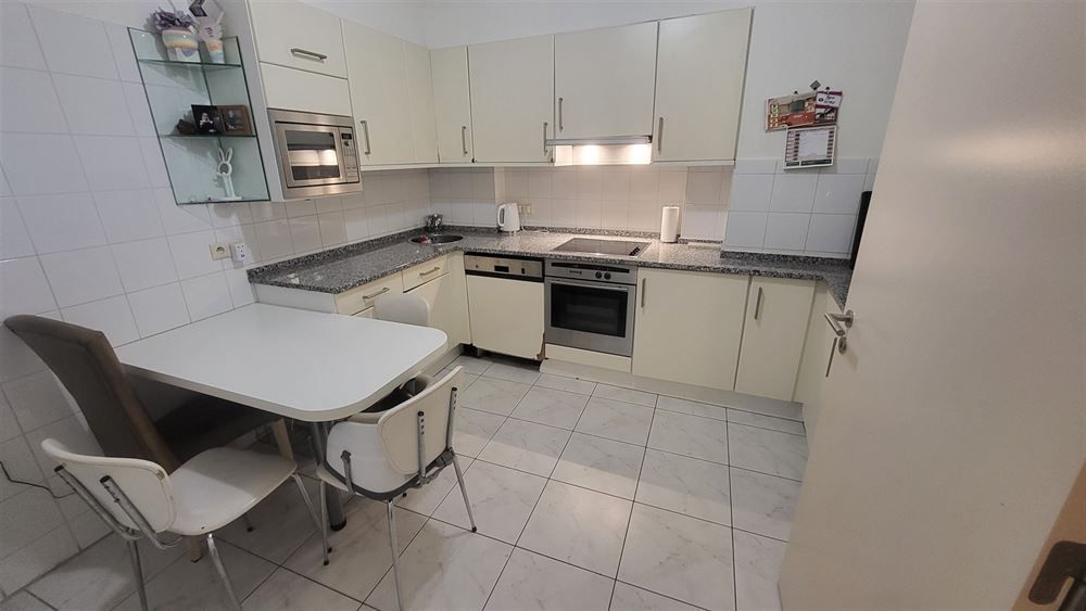 Ruim appartement met terras | Stadspark foto 10