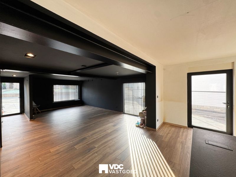 Halfopen bebouwing – gerenoveerd & bijgebouwd in 2020 – EPC B – 3 slpks – prachtige tuin – 183 m² woonopp. foto 7