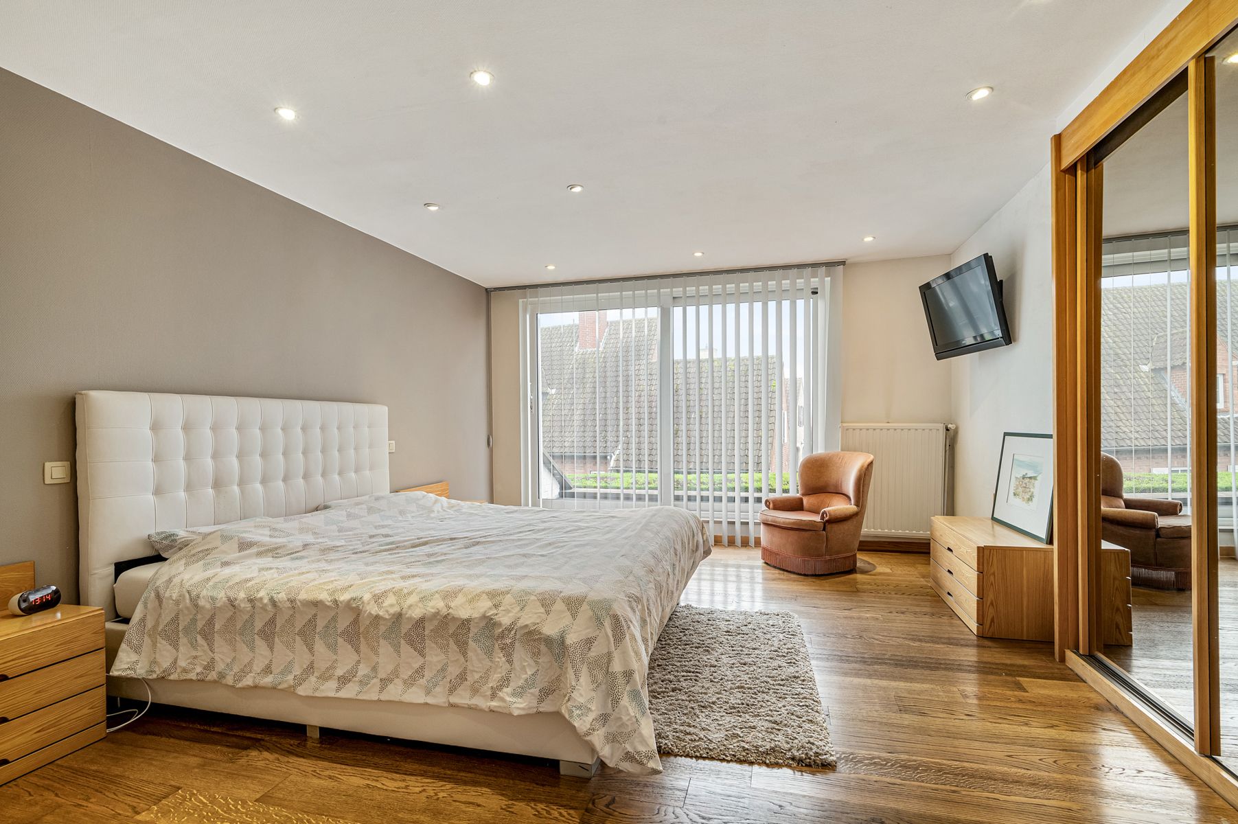 Statige villa: 6 slpk’s met tuin & praktische loods ! foto 13