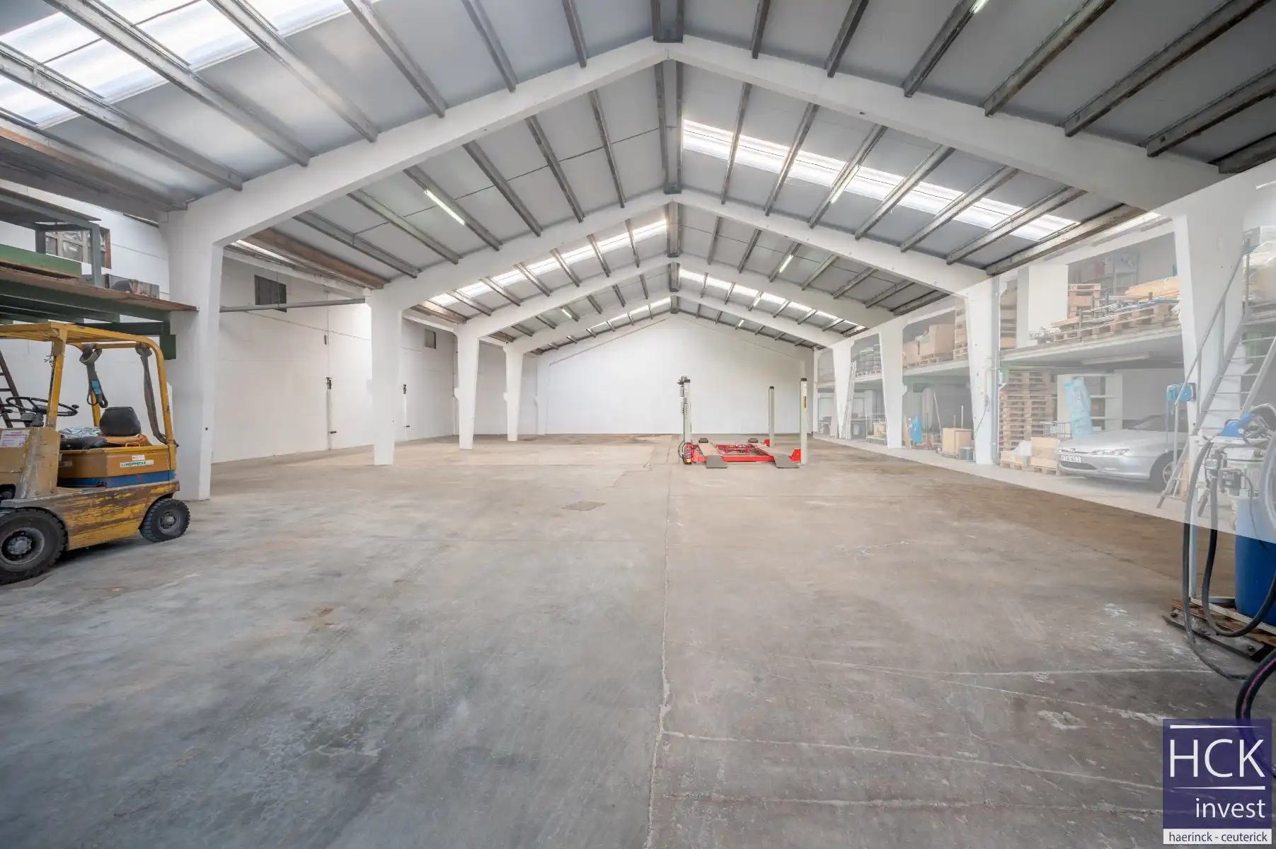 KRUISHOUTEM (Nokere) - Opslagplaats 400m² + parkeerruimte op afgesloten terrein foto 4