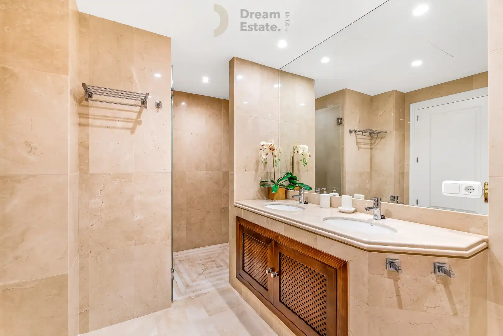 Villa met mooi uitzicht op de bergen en zee te Nueva Andalucia, Marbella foto 15