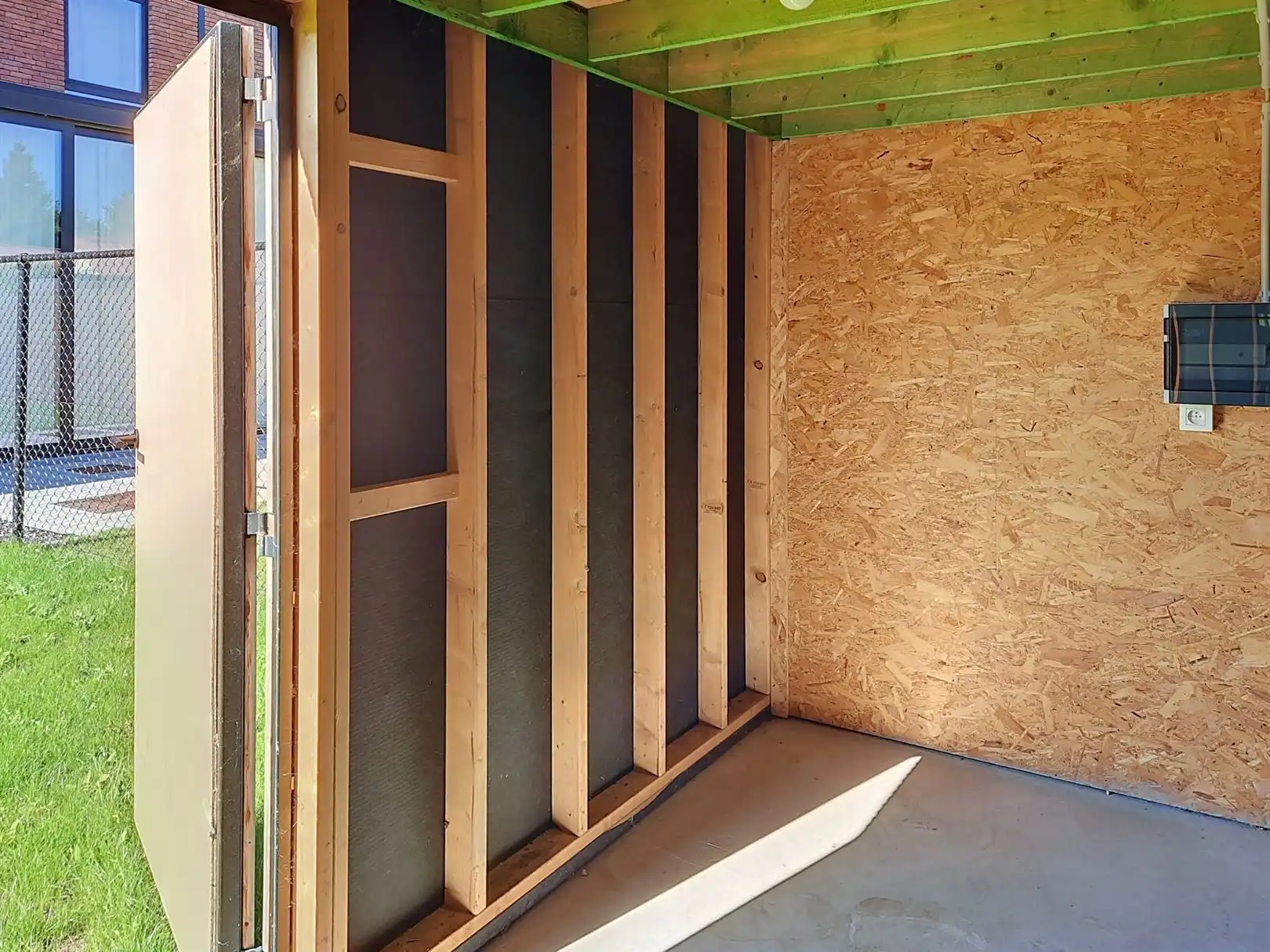 Luxueuze nieuwbouw villa met grote tuin, 2 autostaanplaatsen en 12 zonnepanelen foto 25