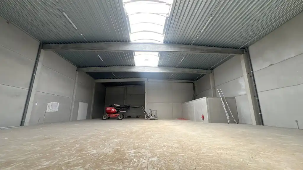 Nieuwbouw magazijn te huur in Durmakker Evergem foto 5