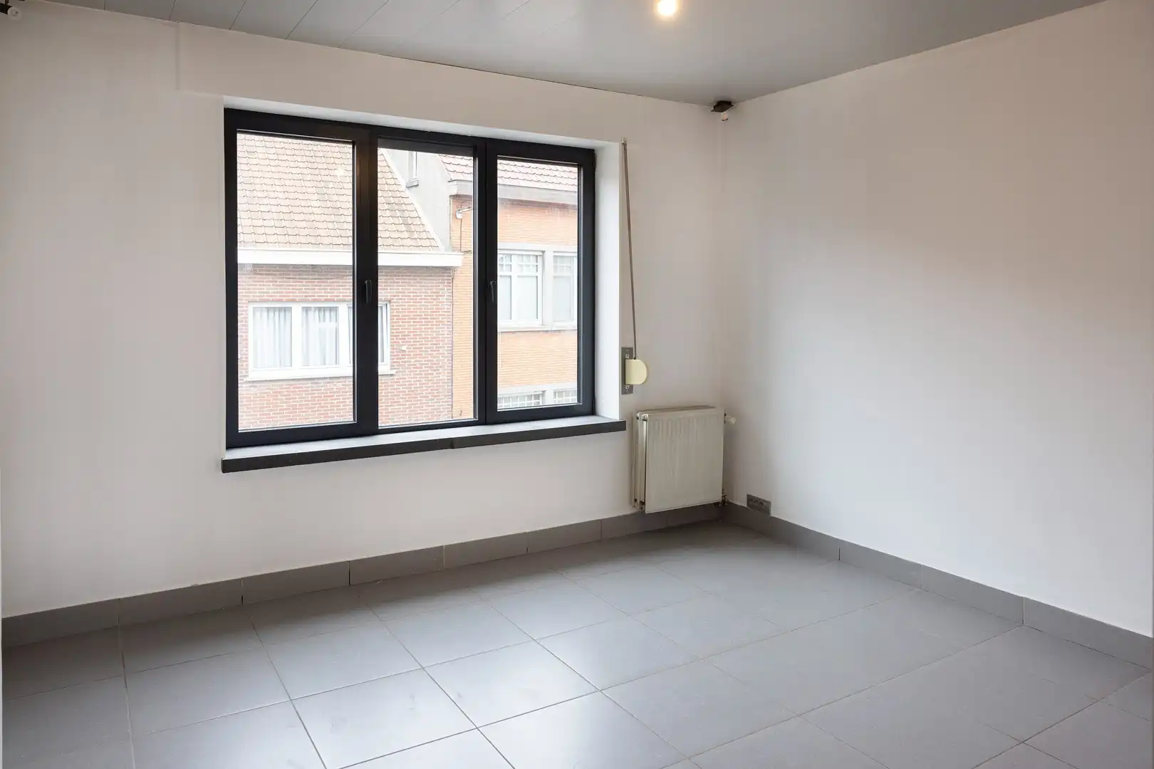 Ruim twee-kamer-appartement met groot terras. foto 6