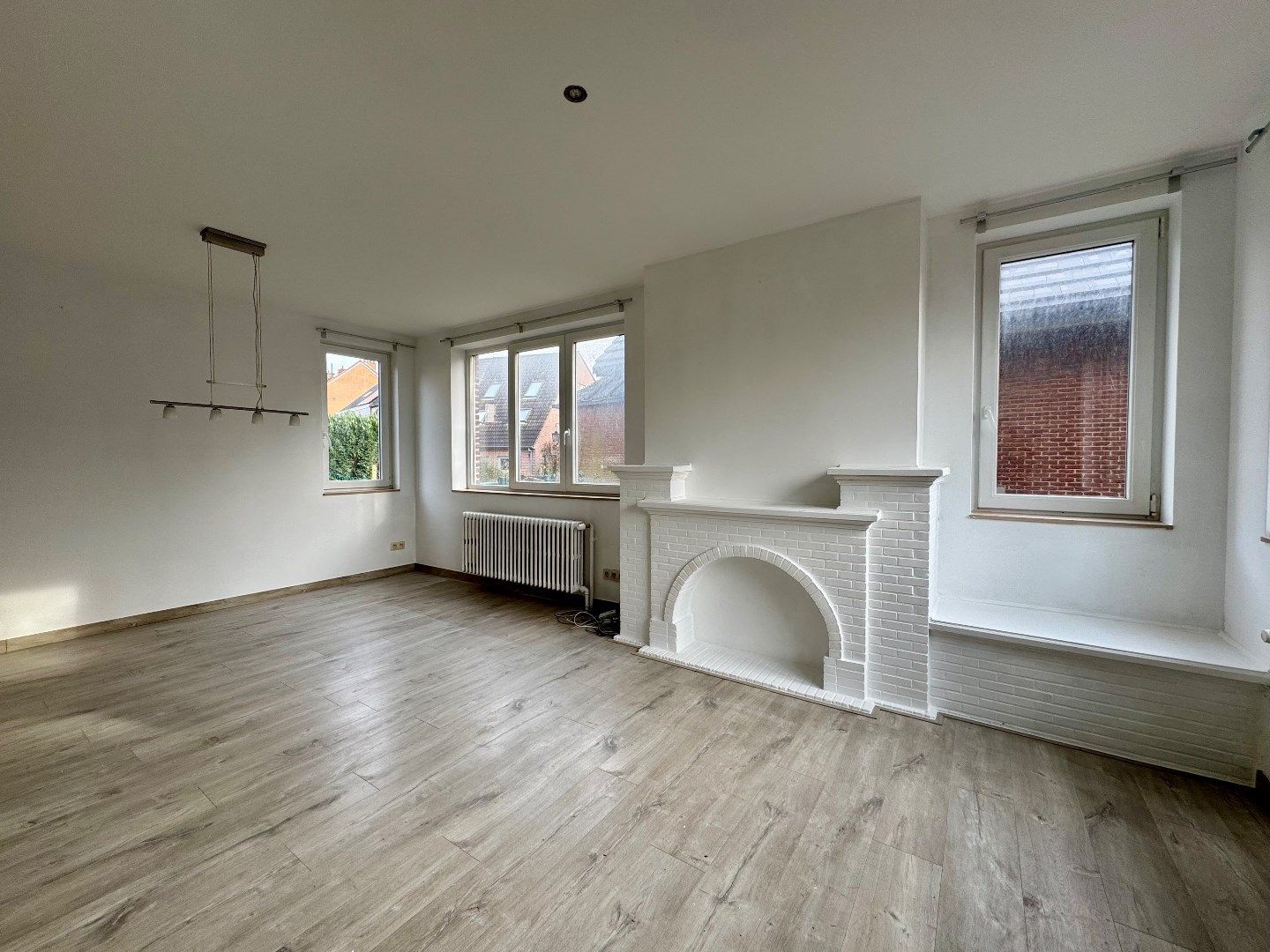 TE HUUR - Op zoek naar een charmante en karaktervolle woning in Meise? Welkom Home! foto 4