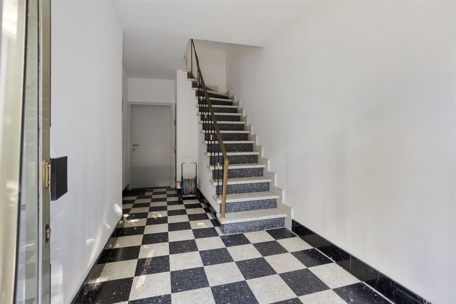 Buizegem: pas gerenoveerd 3 slpk appartement foto 4