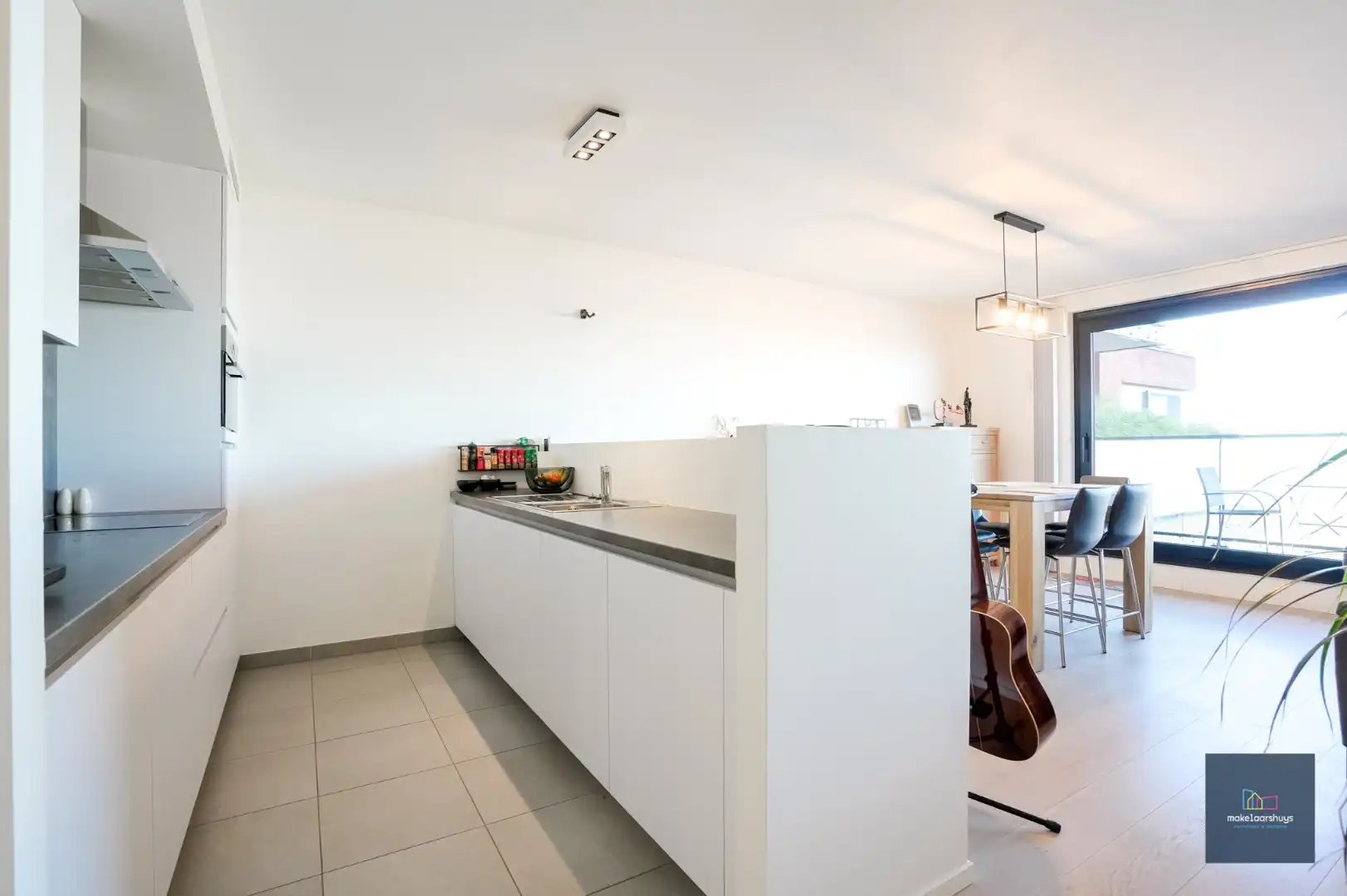 Schitterend 2-slp.app met 2 terrassen, garage en kelder foto 9