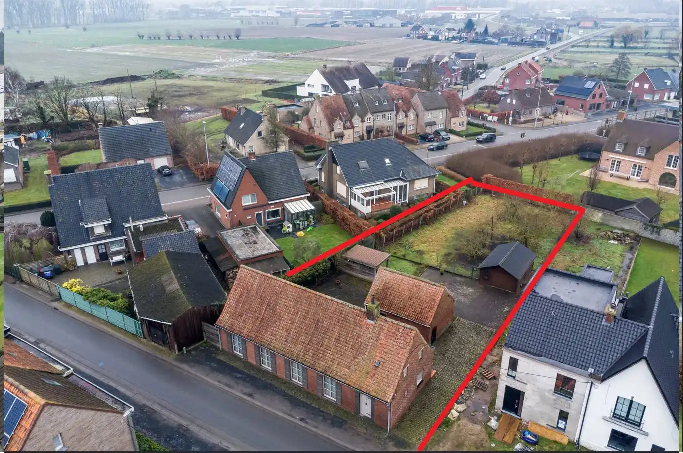 Hoofdfoto van de publicatie: Te renoveren alleenstaand huis te Waregem op 939m²