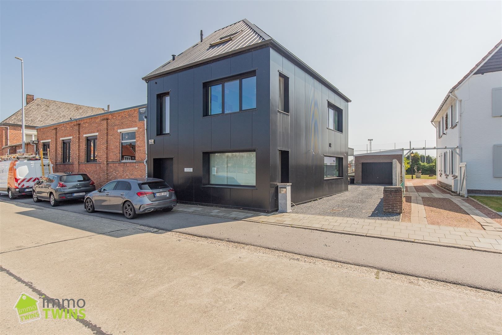 Instapklare woning met strak design te Grembergen foto 21