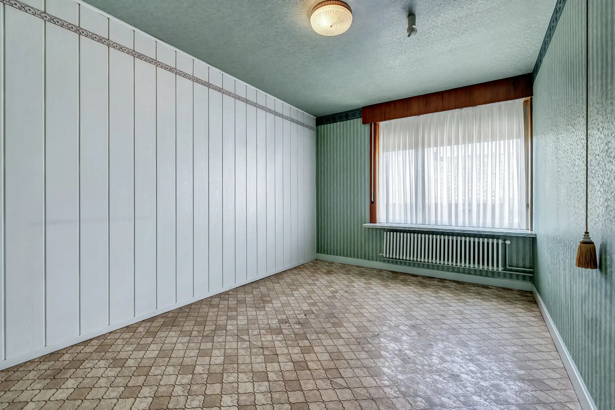 Te renoveren ruime handelswoning foto 16