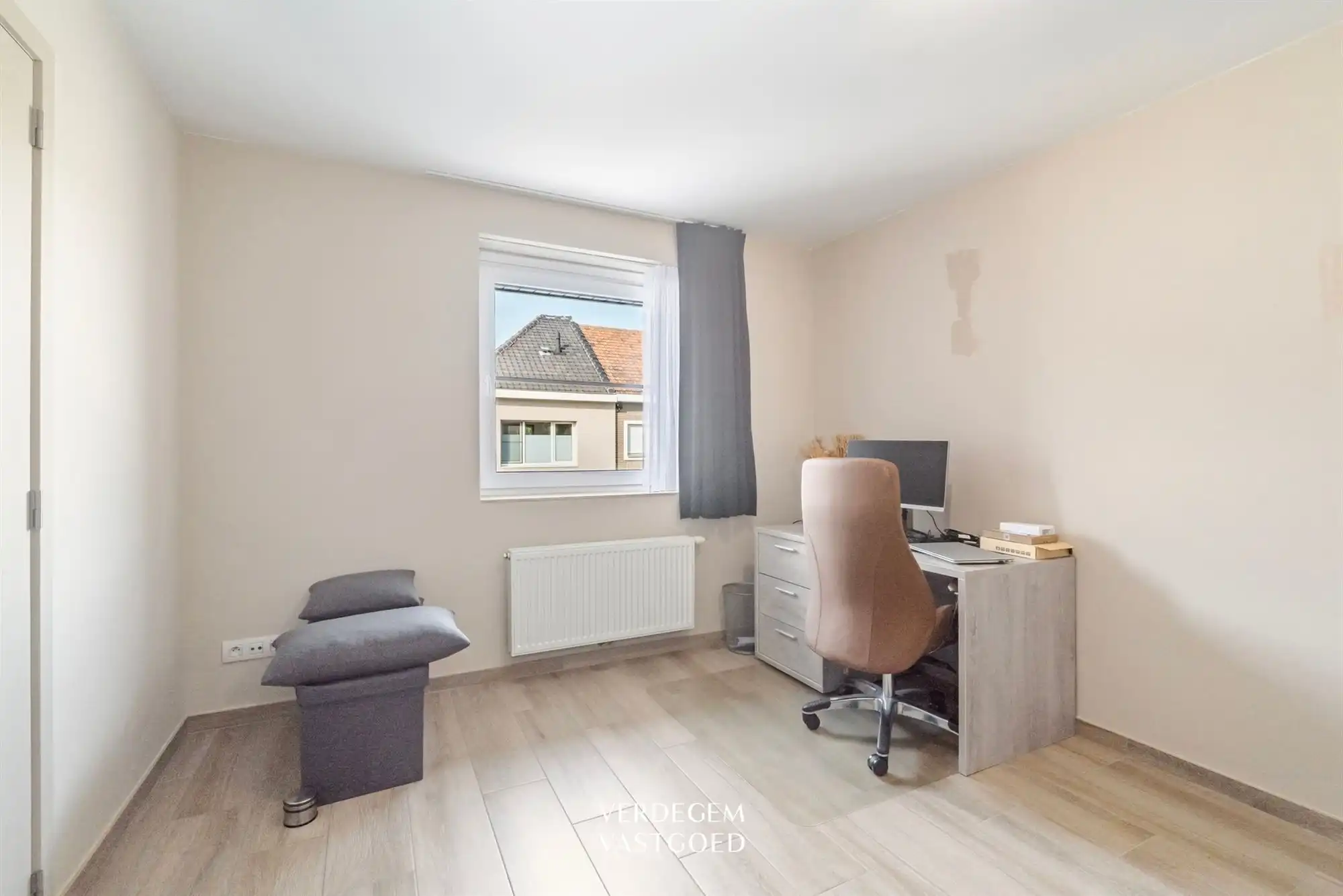 Knappe woning in een rustige buurt met 4 slaapkamers en heerlijke tuin foto 12