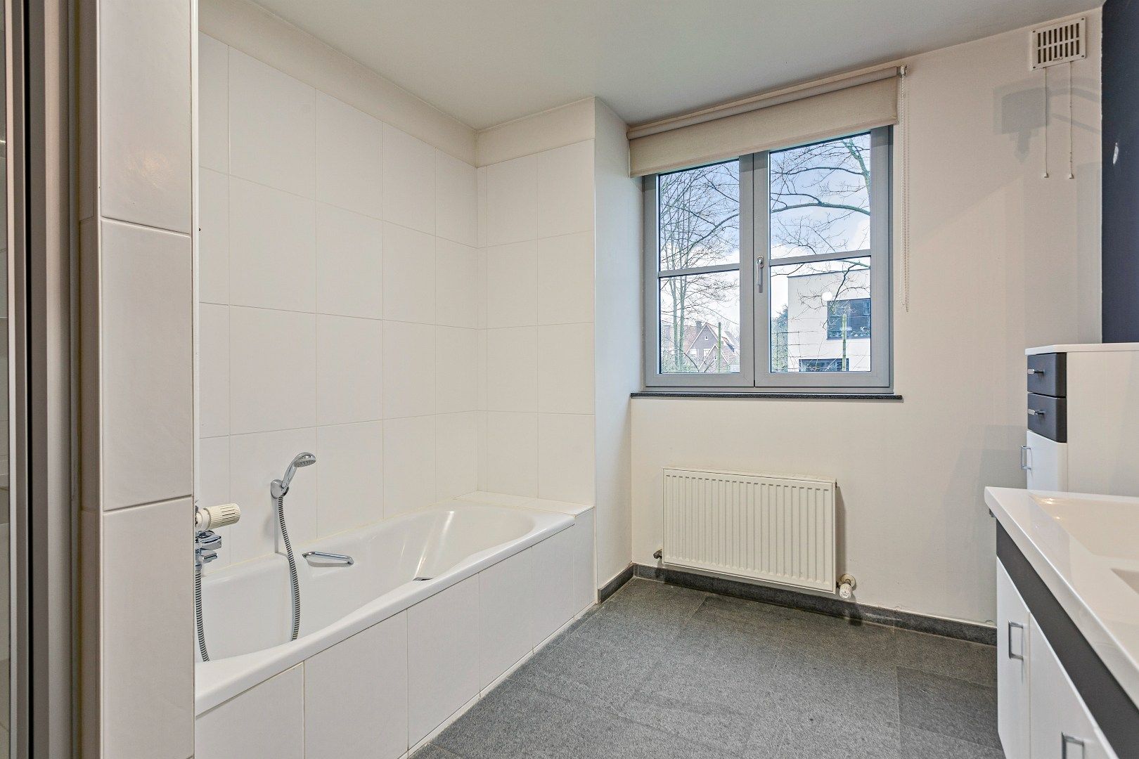 Prachtig gelijkvloers  3 slaapkamer appartement met tuin van 389m2 foto 20