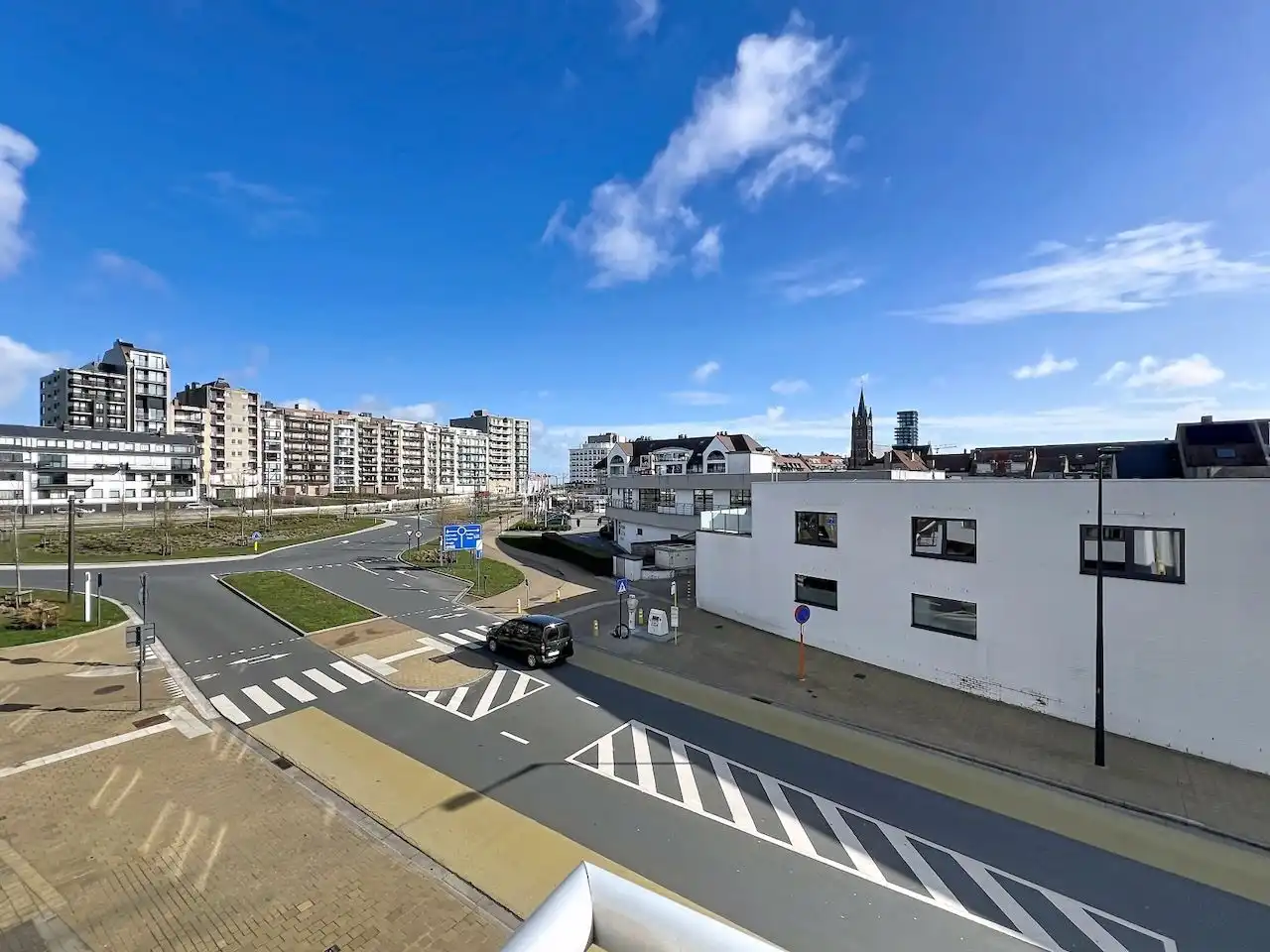 Ruim en functioneel appartement met drie slaapkamers vlakbij het Vissershuldeplein te Heist foto 6