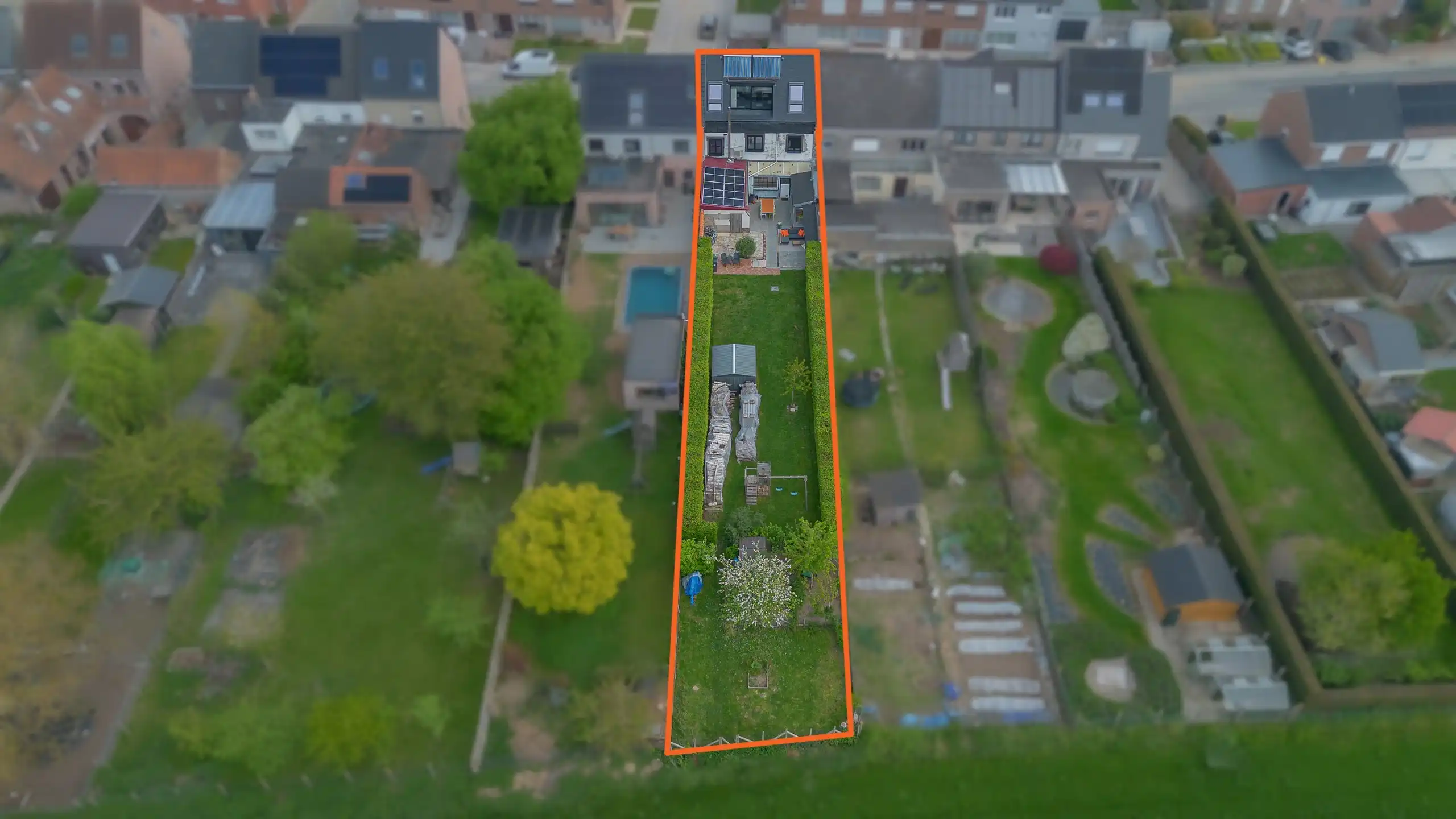 BURST - Ruime gezinswoning met 5 slaapkamers, garage en tuin foto 4
