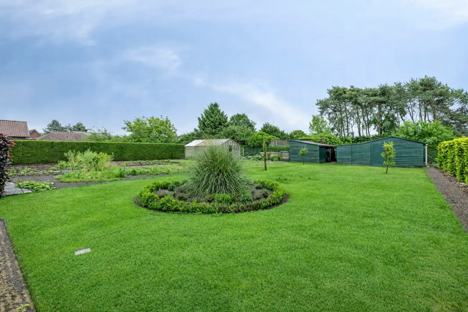 Instapklare laagbouwwoning op perceel van 1903m² foto 21