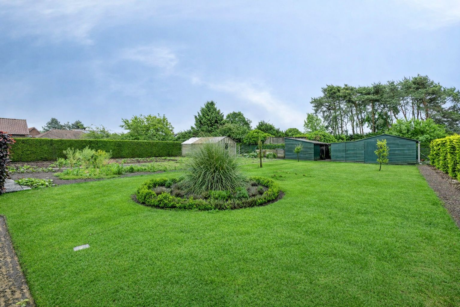 Instapklare laagbouwwoning op perceel van 1903m² foto 21