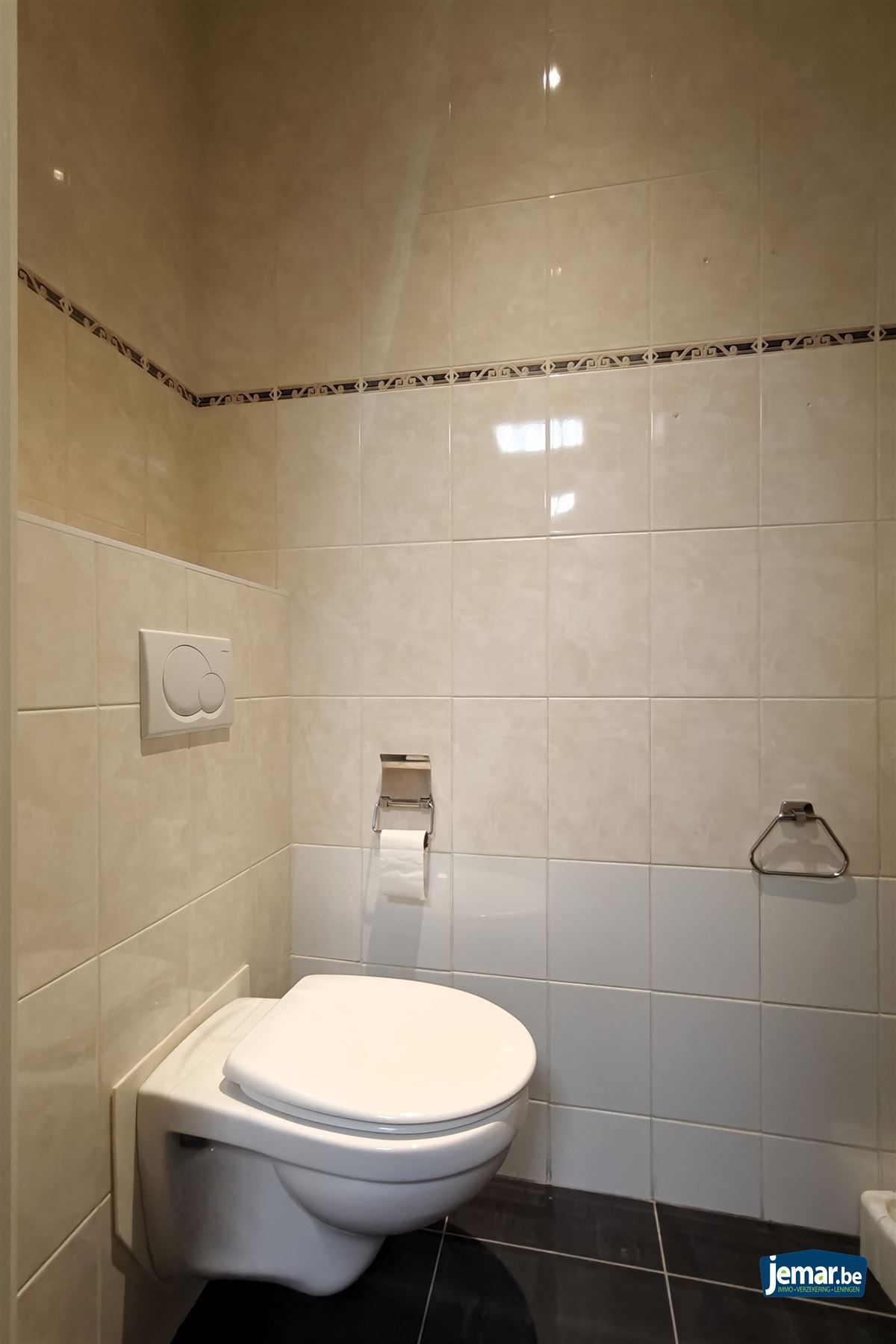 Op te frissen handelspand op top locatie in het centrum van Borgloon foto 16