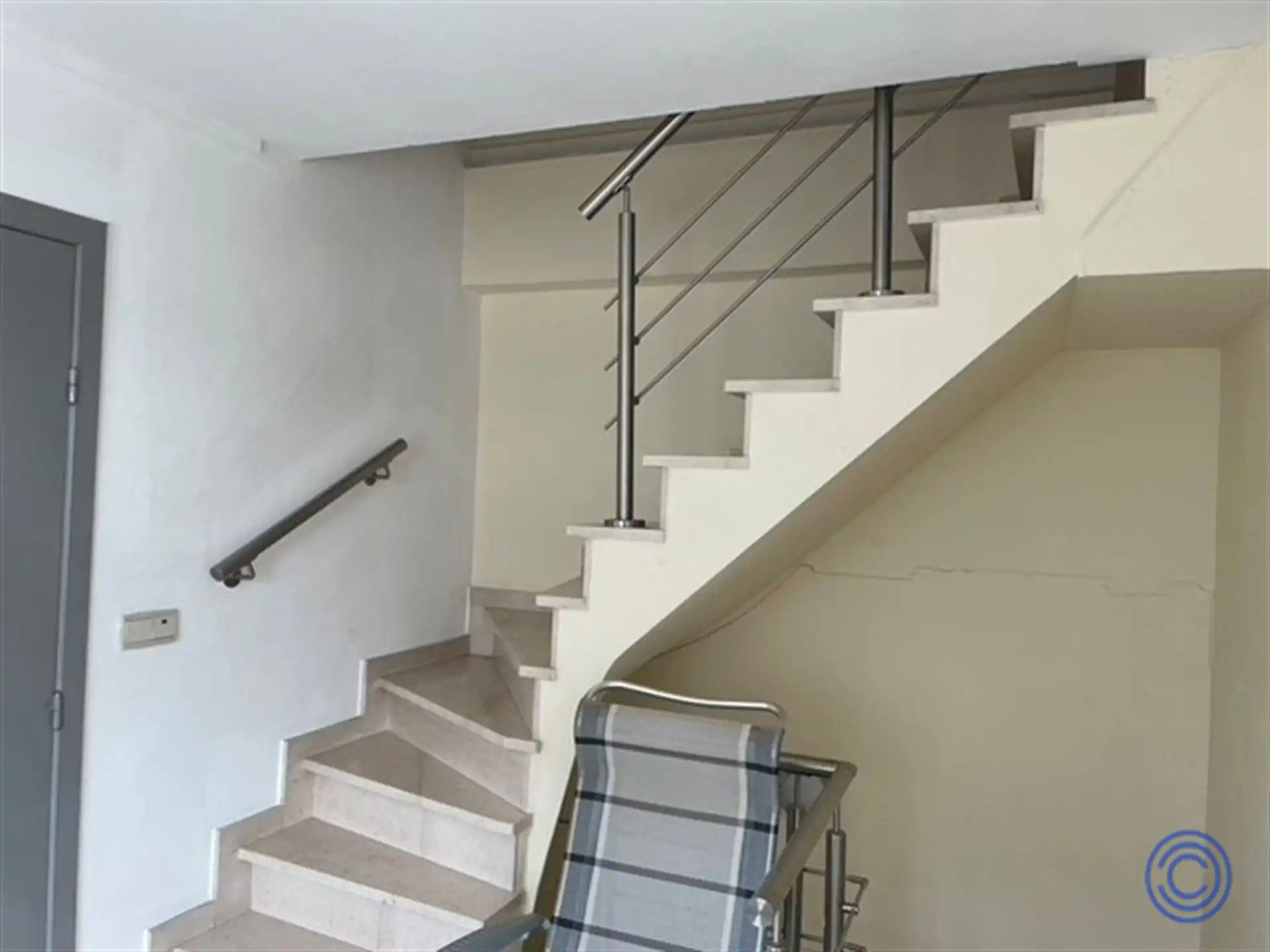 Verhuurd handelshuis op centrale ligging! foto 6