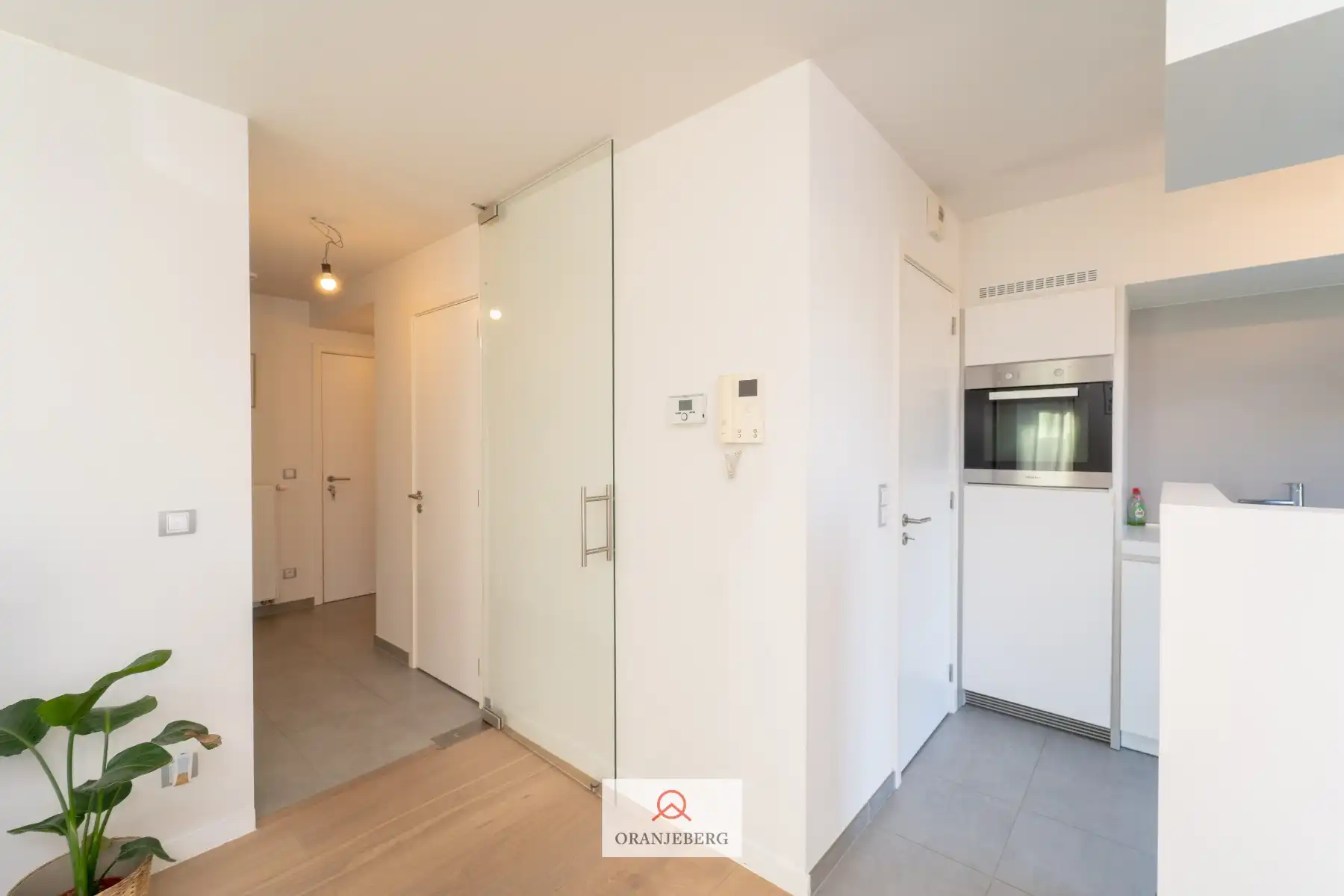 Modern gelijkvloers appartement in het groen foto 7