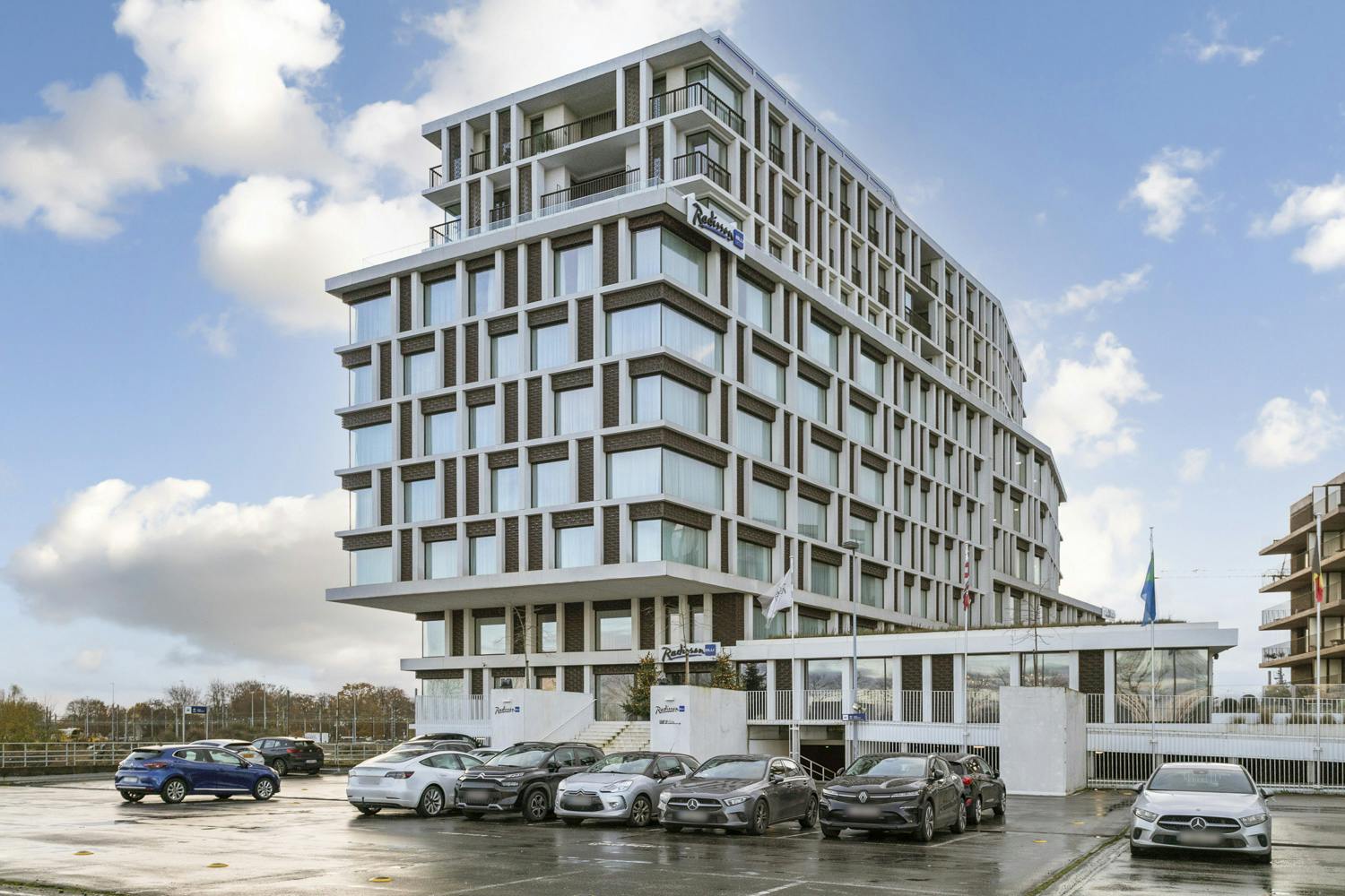 Nieuwbouw met 2 slaapkamers en zuid-gericht terras te Brugge foto {{pictureIndex}}