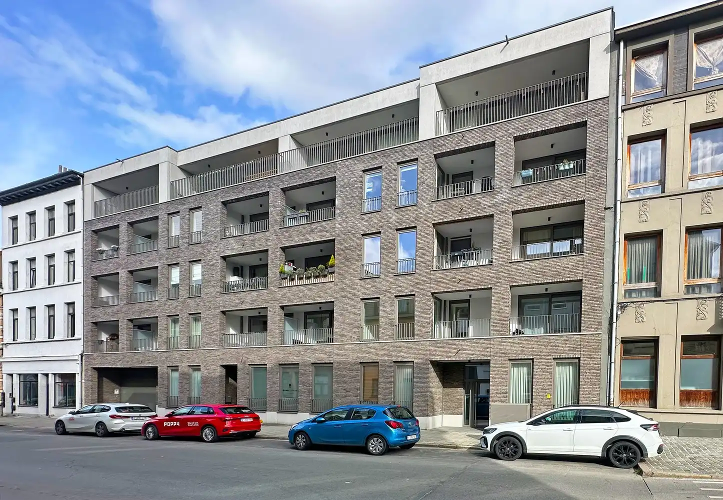 Appartement met 2 slaapkamers en terras te Antwerpen! foto 6