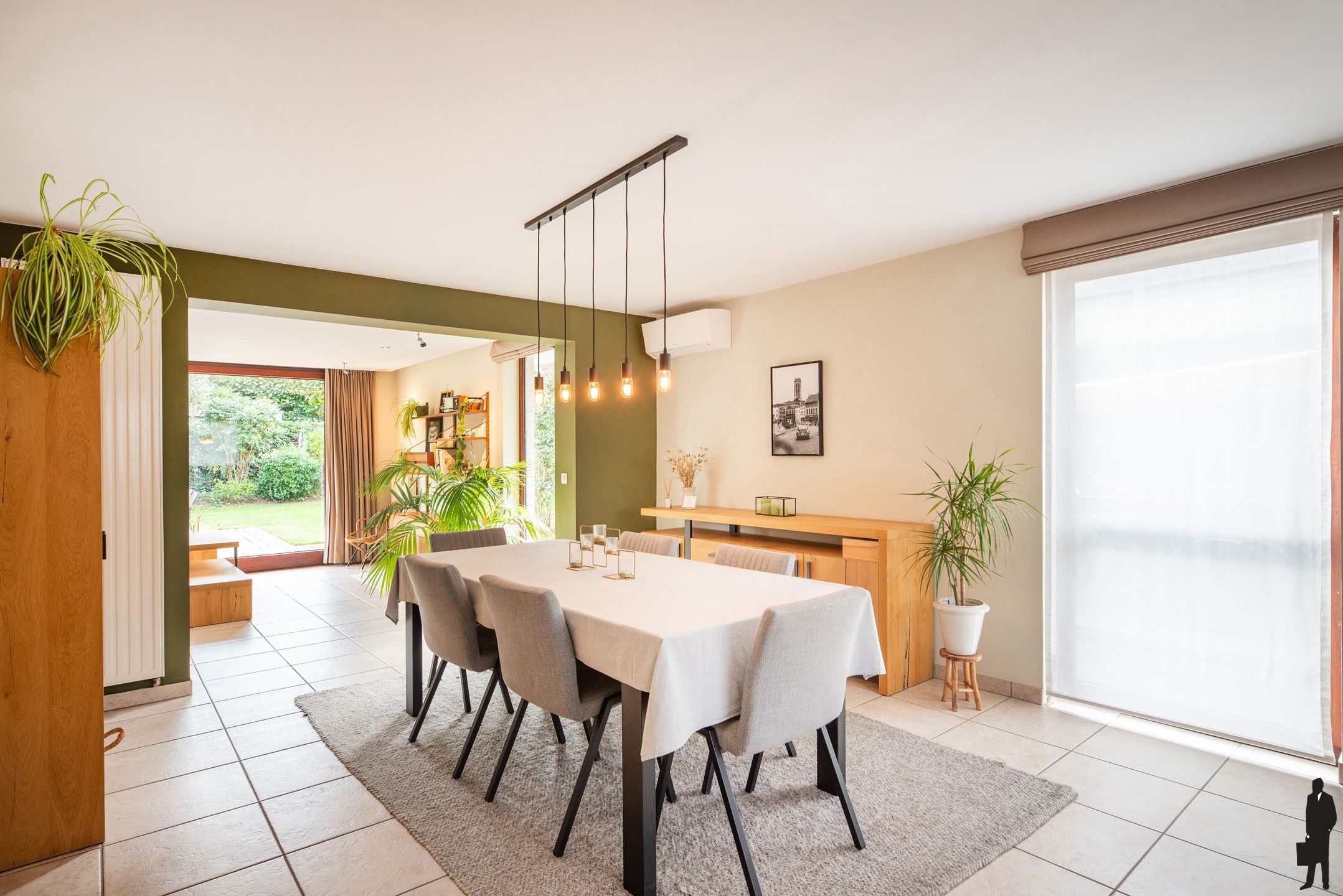 Rustig gelegen, energiezuinige woning met 4 slaapkamers op 473 m². foto 9
