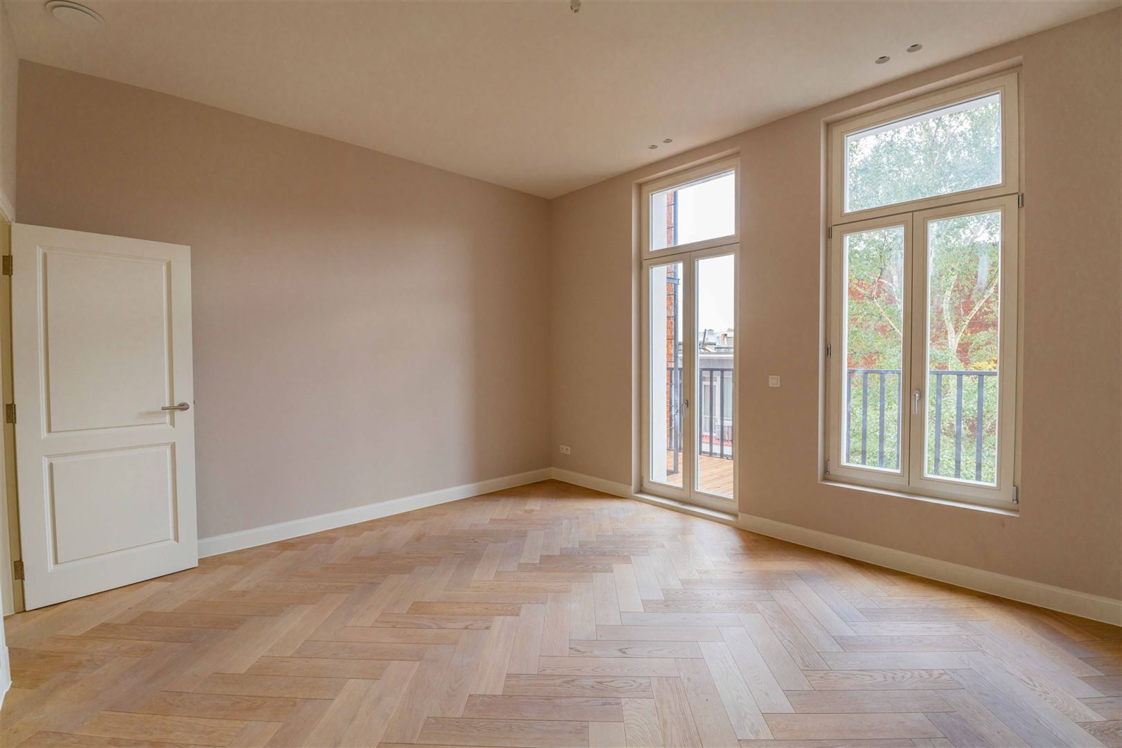 Grandeur in topnotch renovatieproject foto 11