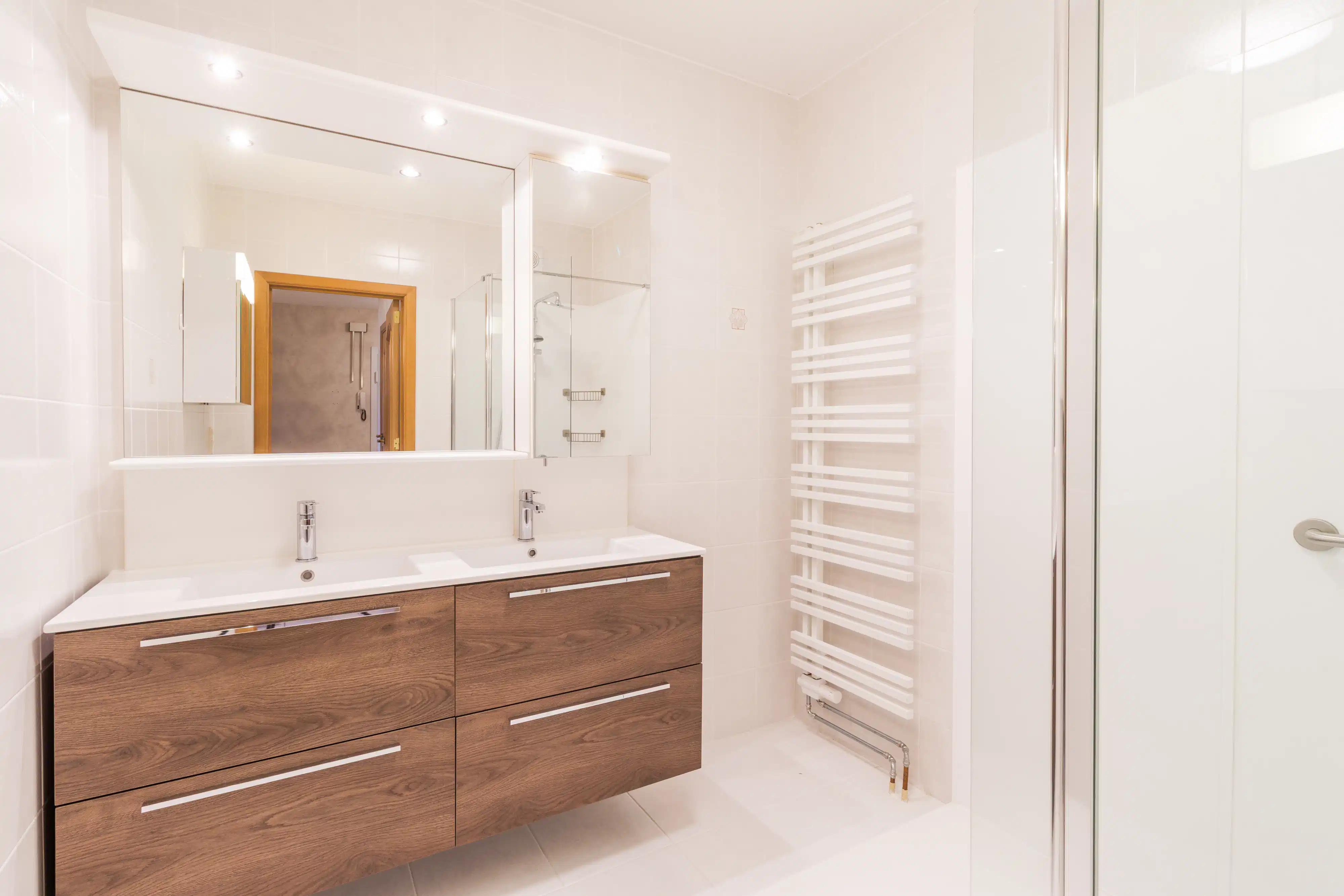 Instapklaar appartement met extra kamer, terras en garagebox foto 11