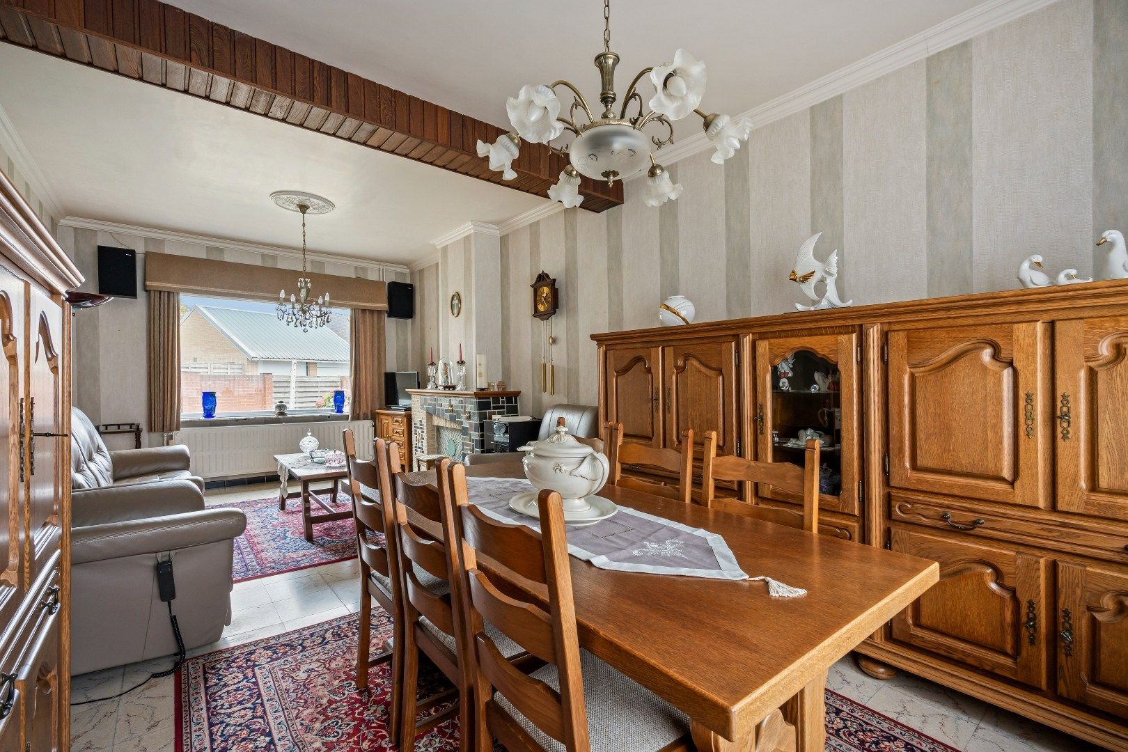 Op te frissen woning met 3 slaapkamers, garage en tuin. foto 6