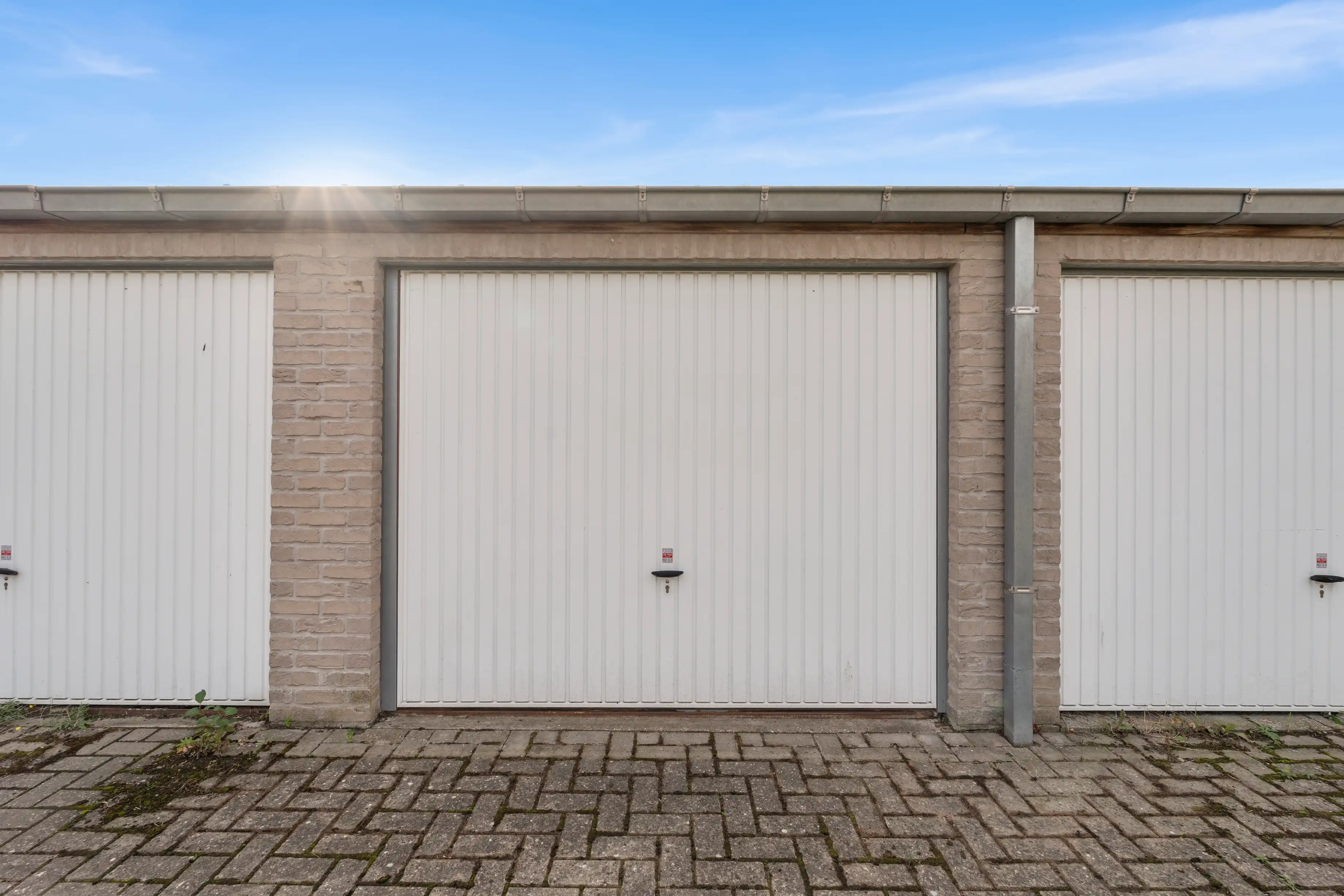 Te koop: garagebox op topligging in Sint-Andries (Brugge) foto {{pictureIndex}}