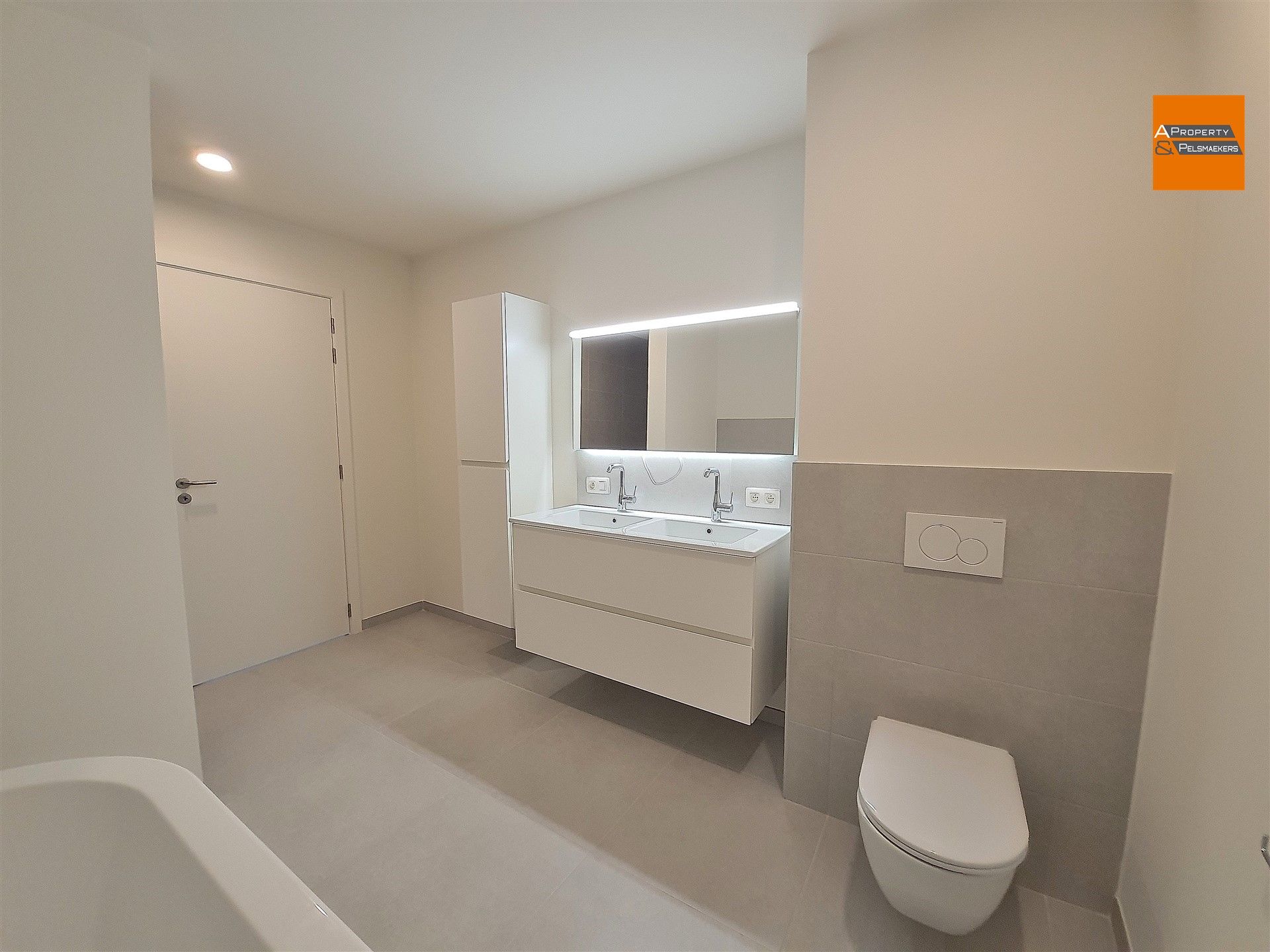 Nieuwbouw woning met 3 slaapkamers en tuin op toplocatie foto 22