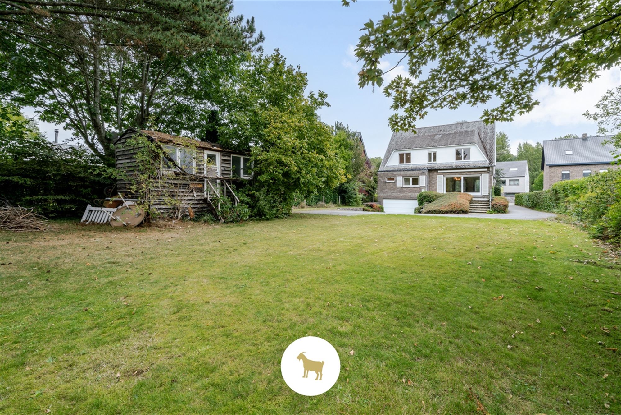 Te renoveren RUIME ALLEENSTAANDE VILLA met 4 SLAAPKAMERS, BUREAU en GARAGE op een prachtig zuidwestgericht PERCEEL van 1.300 m² foto 7