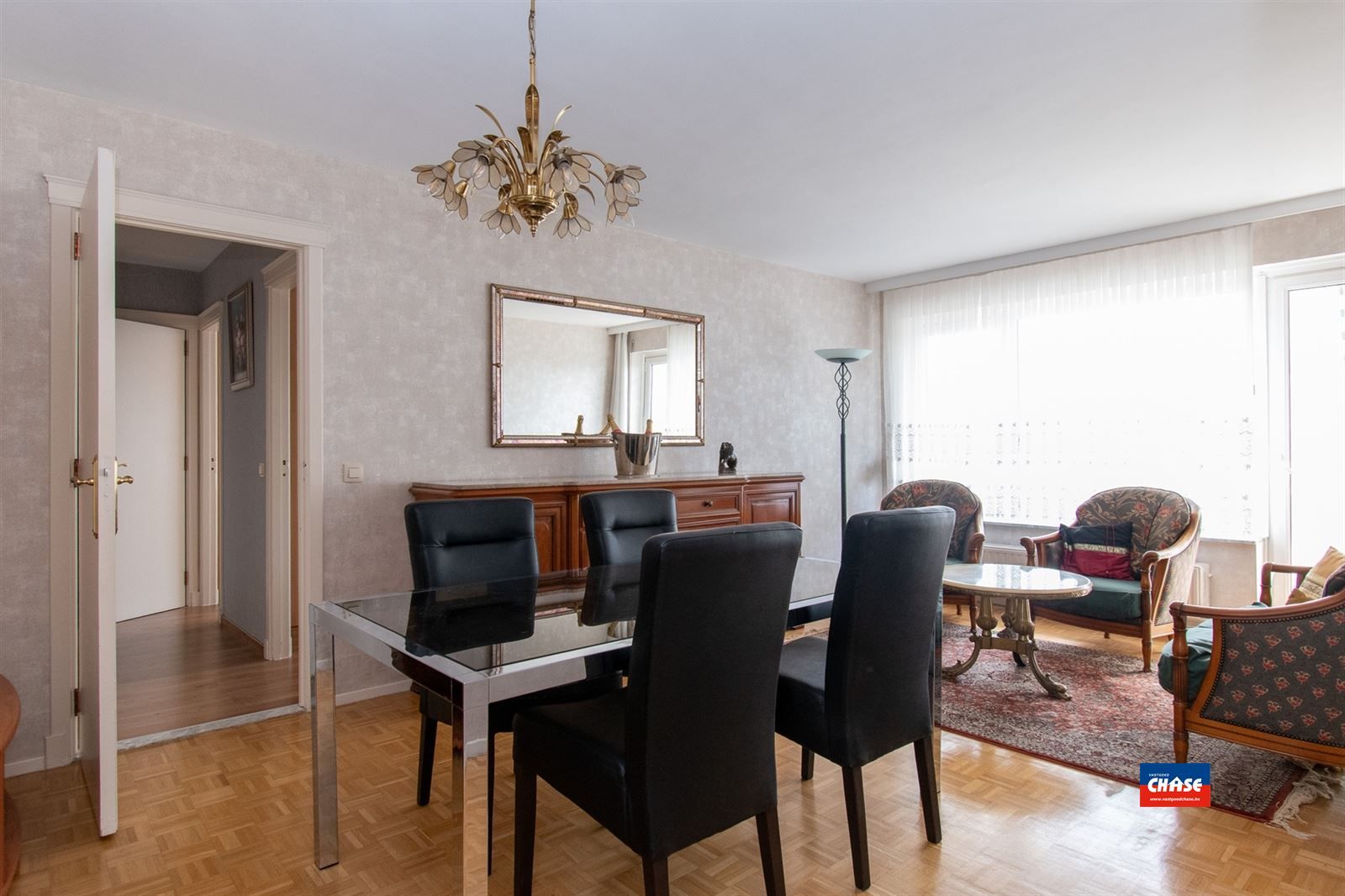 Instapklaar appartement met 2 slaapkamers en terras foto {{pictureIndex}}
