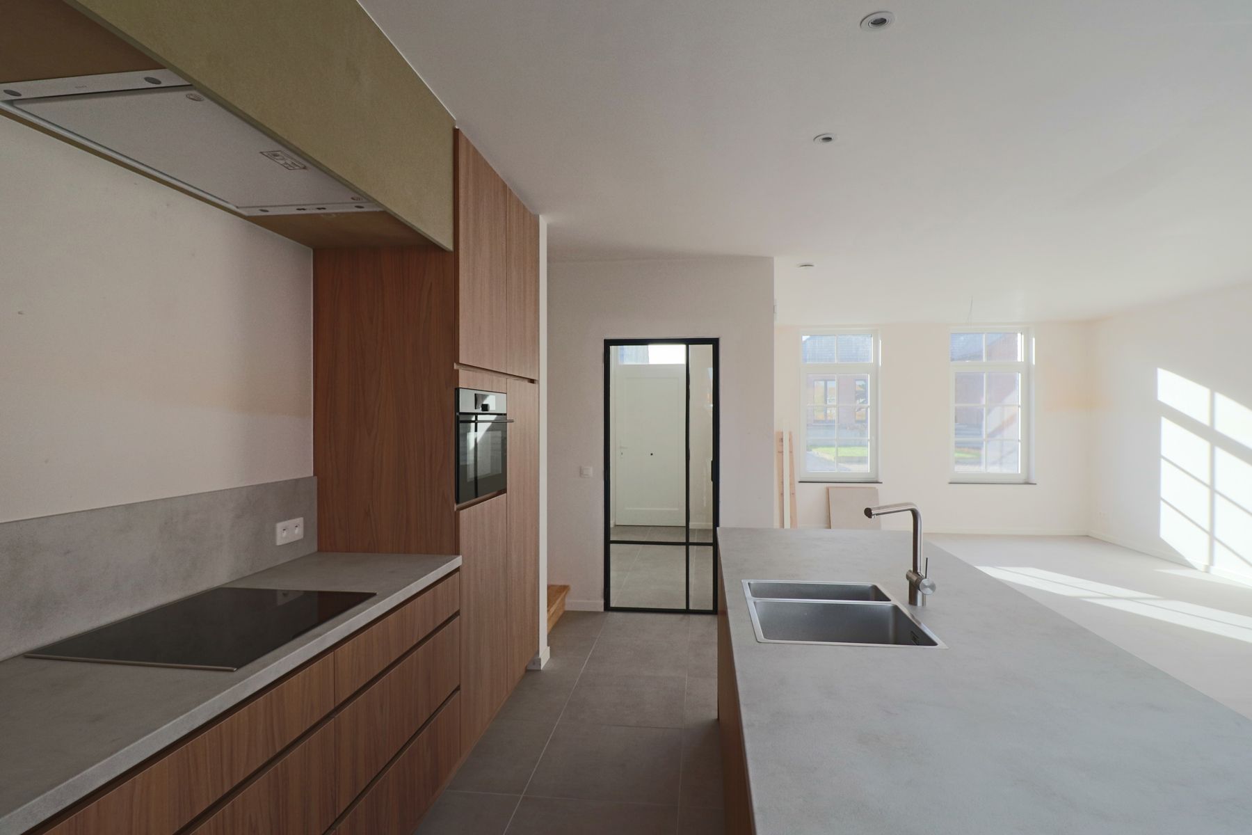 Ruime gezinswoning (ca 245 m²) met 4 slaapkamers op perceel van ca. 303 m². foto 7