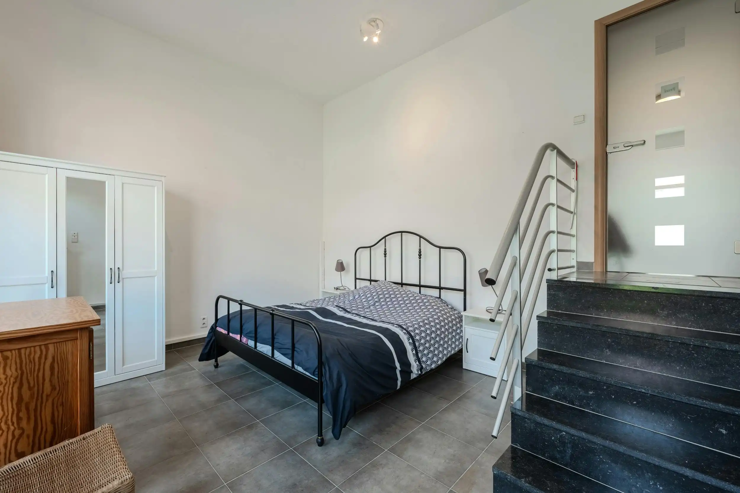 Bel-étage woning met 4 slaapkamers, garage en tuin!  foto 8