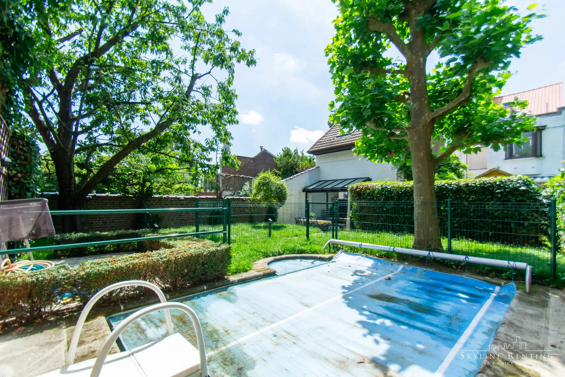 Gemeubeld duplex huis met tuin & privézwembad in Elsene foto 11