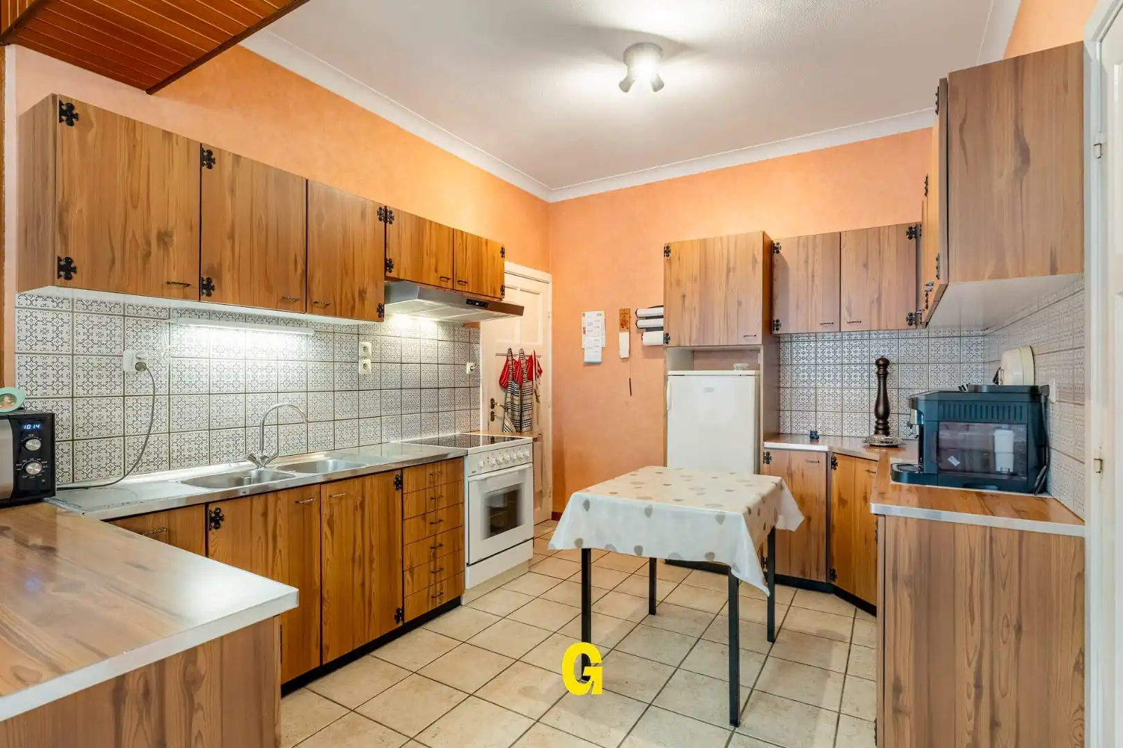 Te renoveren vrijstaande woning met 4 à 5 slaapkamers en tuintje, vlak bij het centrum van Hoeselt foto 10