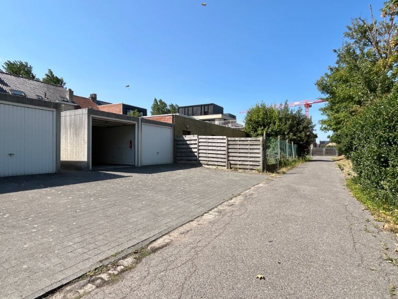 RUIM EN ZONNIG APPARTEMENT MET GARAGE foto 15