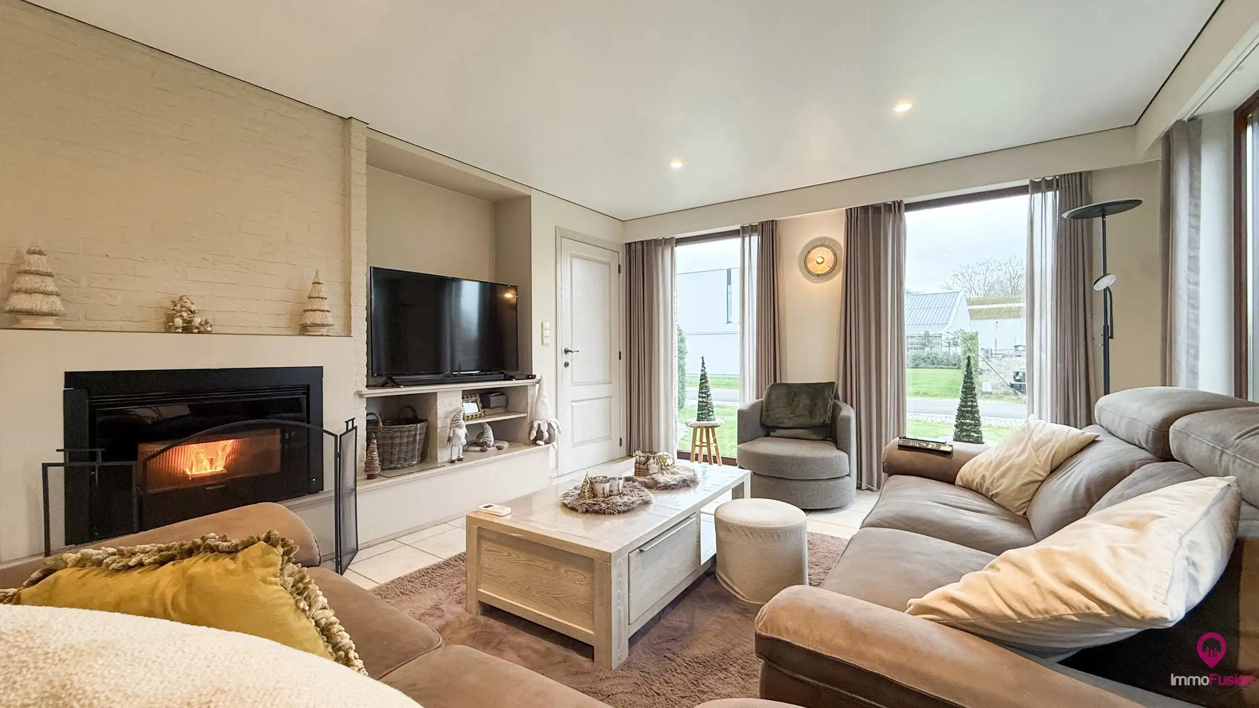 Instapklare woning met 4 slpks, inpandige garage + kelder!  foto 2