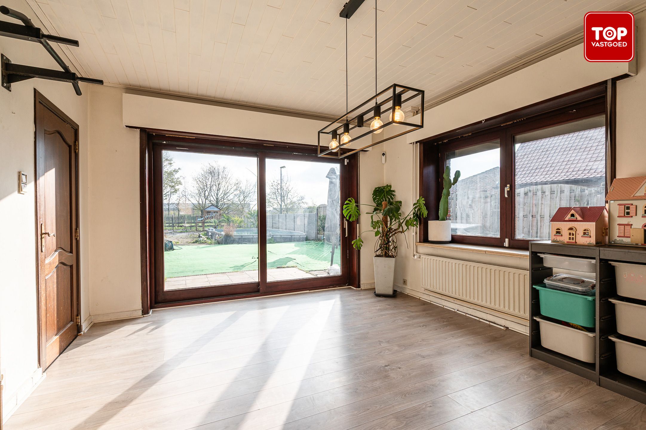 Statige alleenstaande woning met 4 slaapkamers op een perceel van 1591 m² foto 7