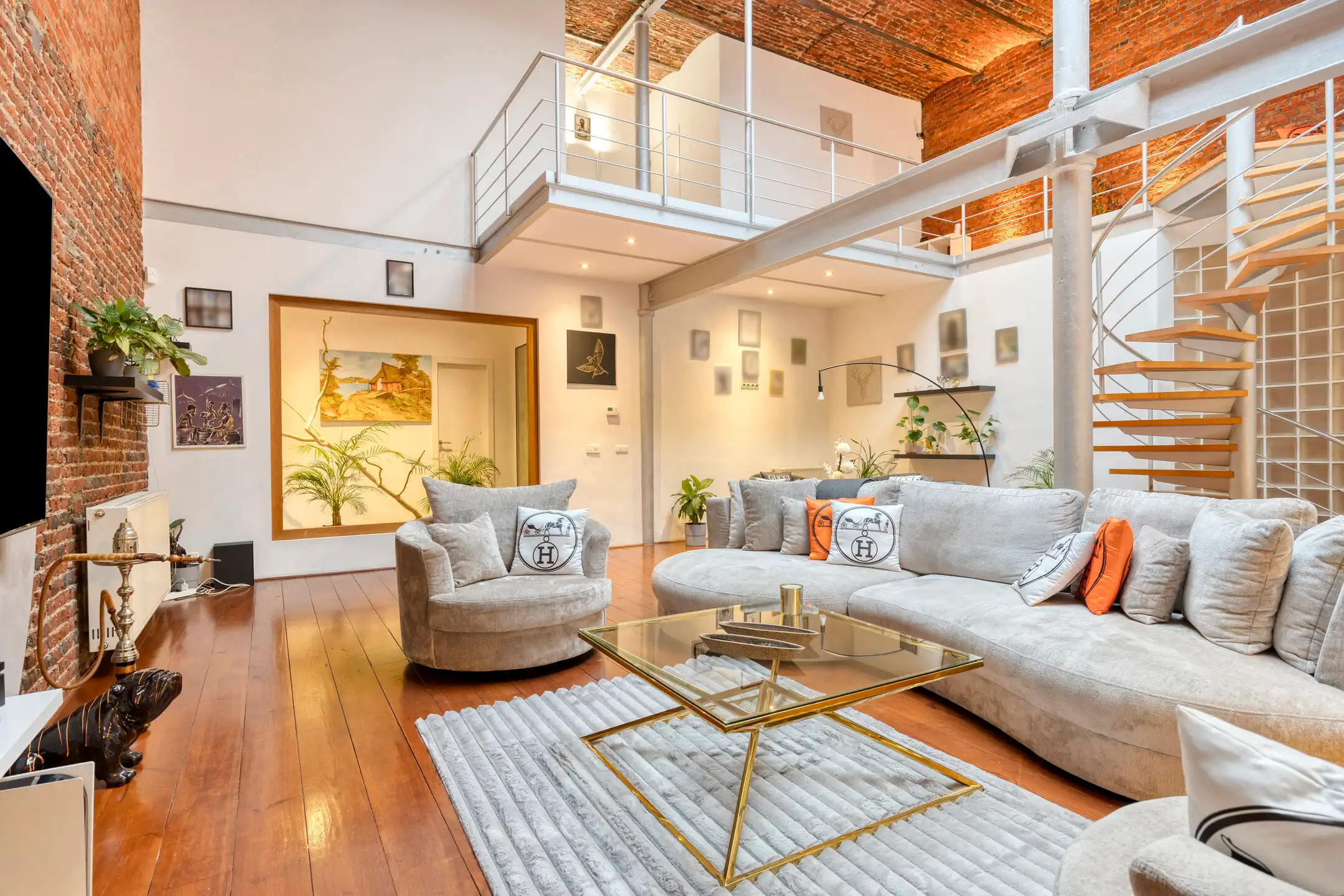 Wonen in Geschiedenis: Loft 340 m² in Oude Koffiebranderij foto {{pictureIndex}}