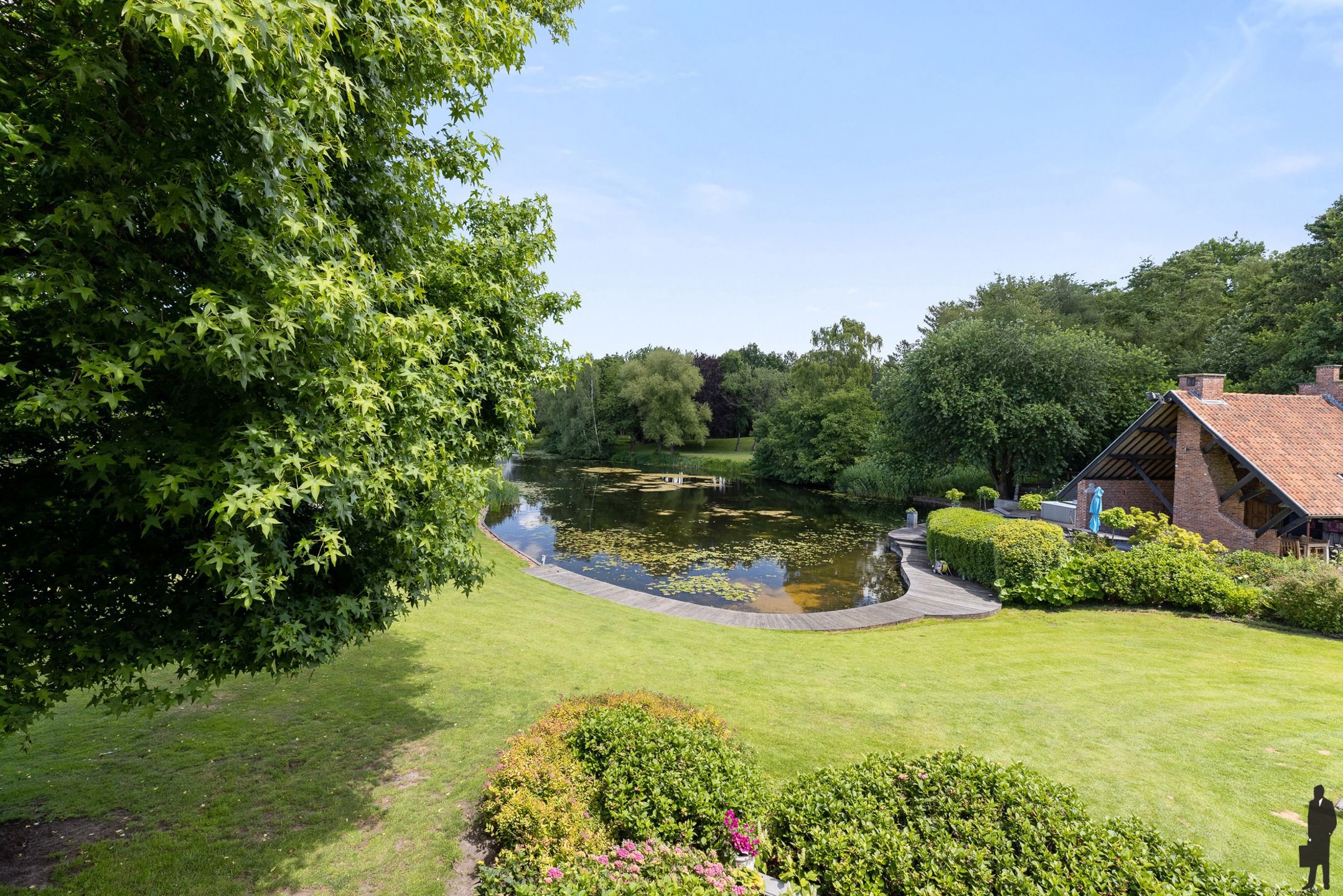 Kasteelhoeve op een landdomein van ca 6ha. foto 90